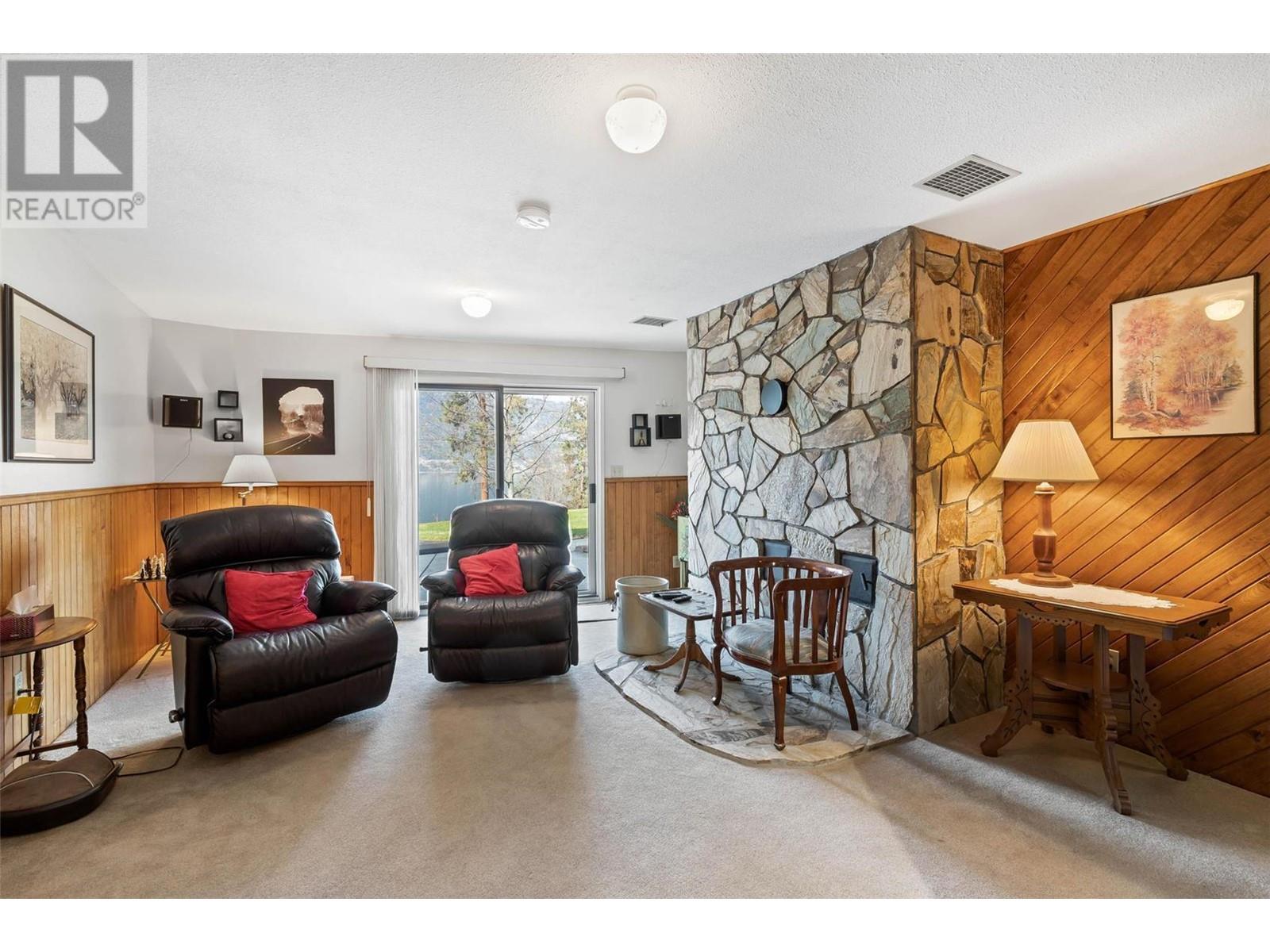 9983 Okanagan Centre Road W