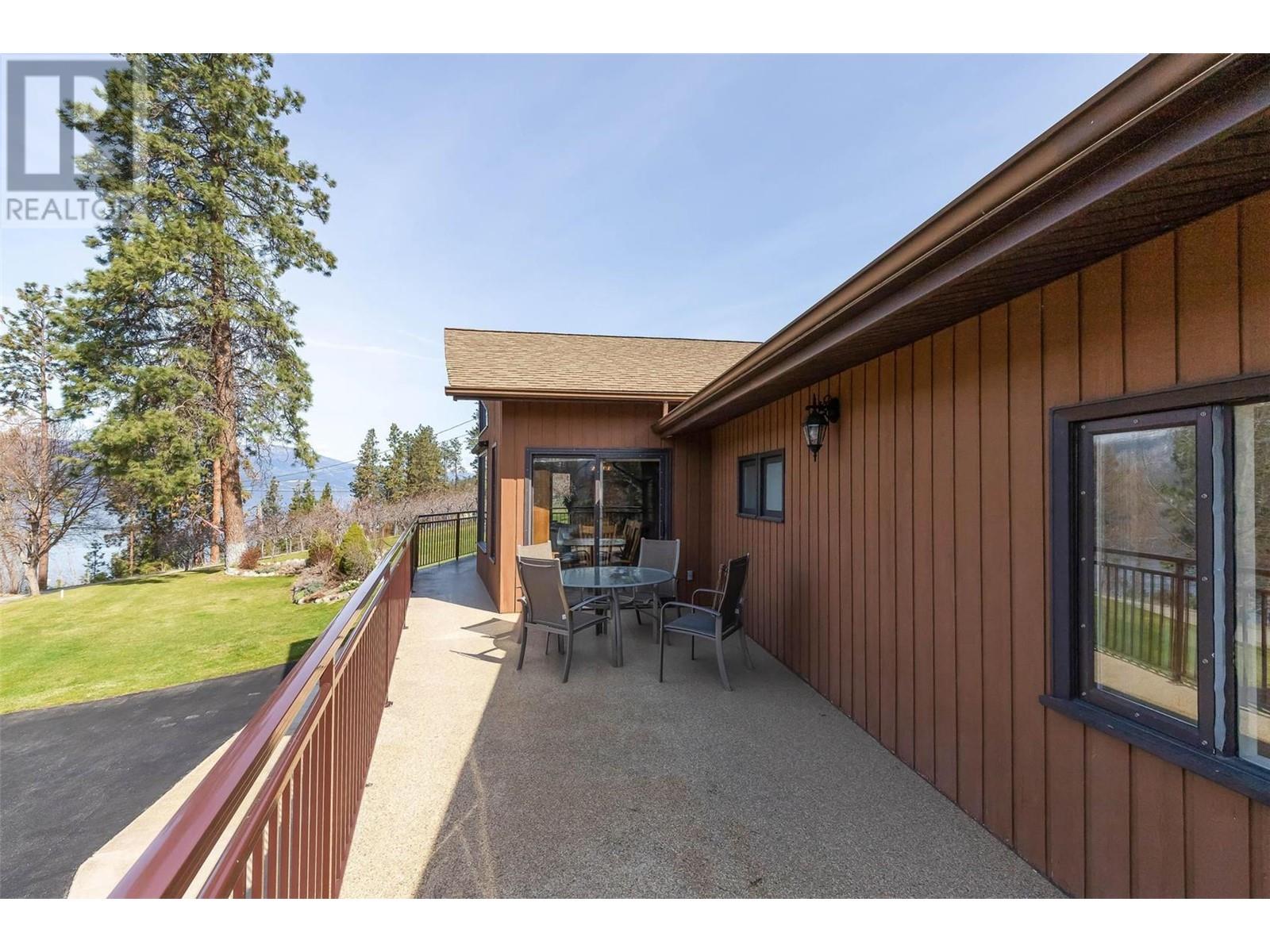 9983 Okanagan Centre Road W