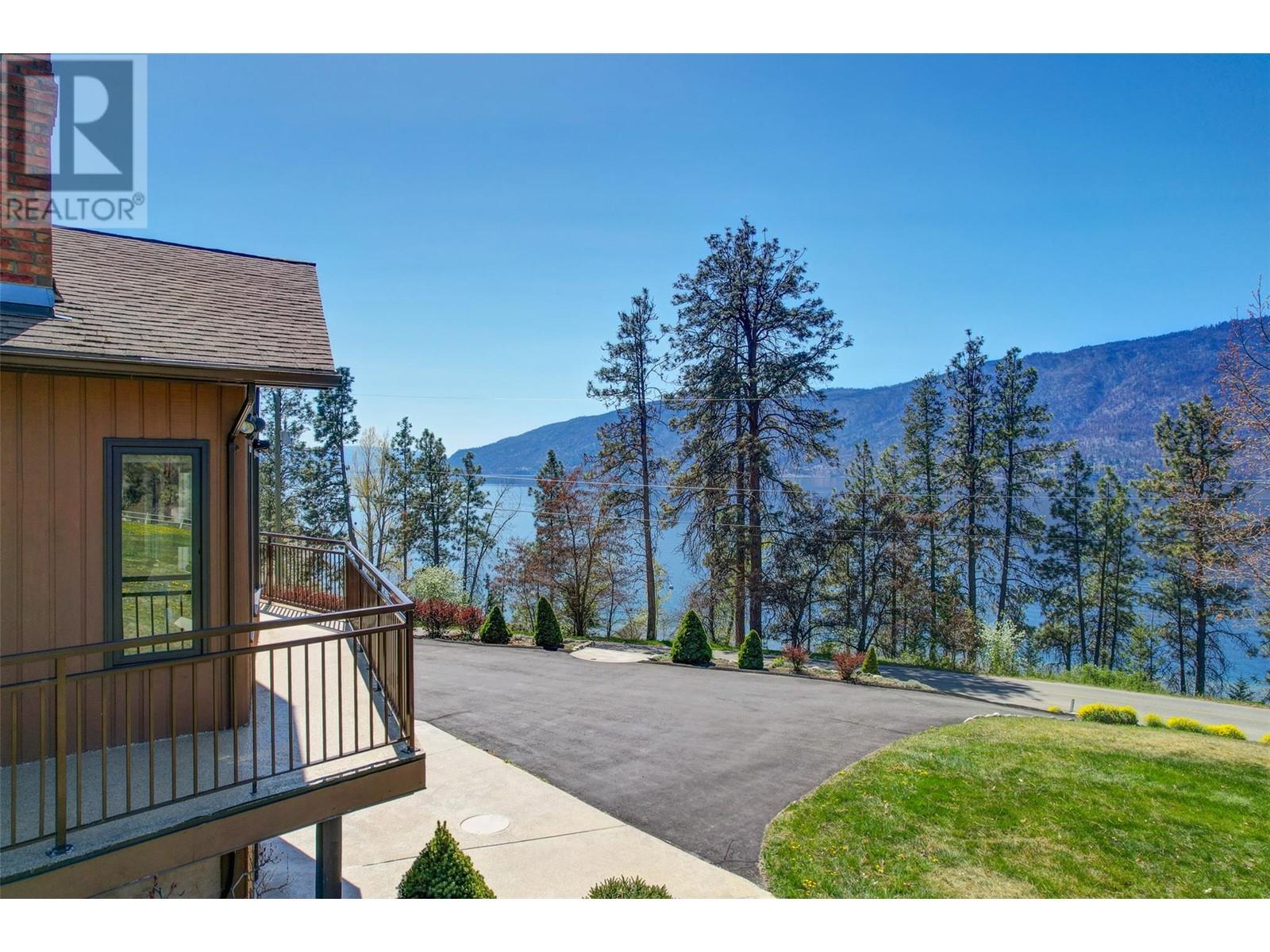 9983 Okanagan Centre Road W