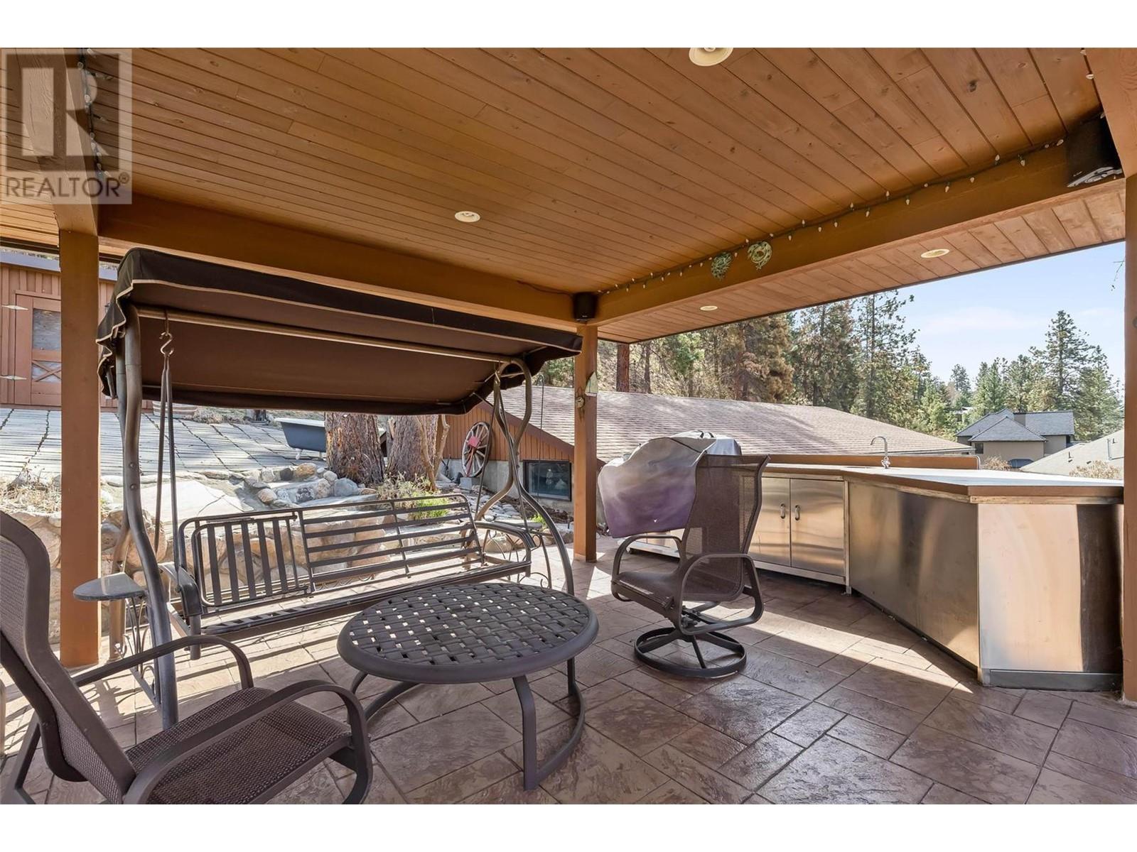 9983 Okanagan Centre Road W