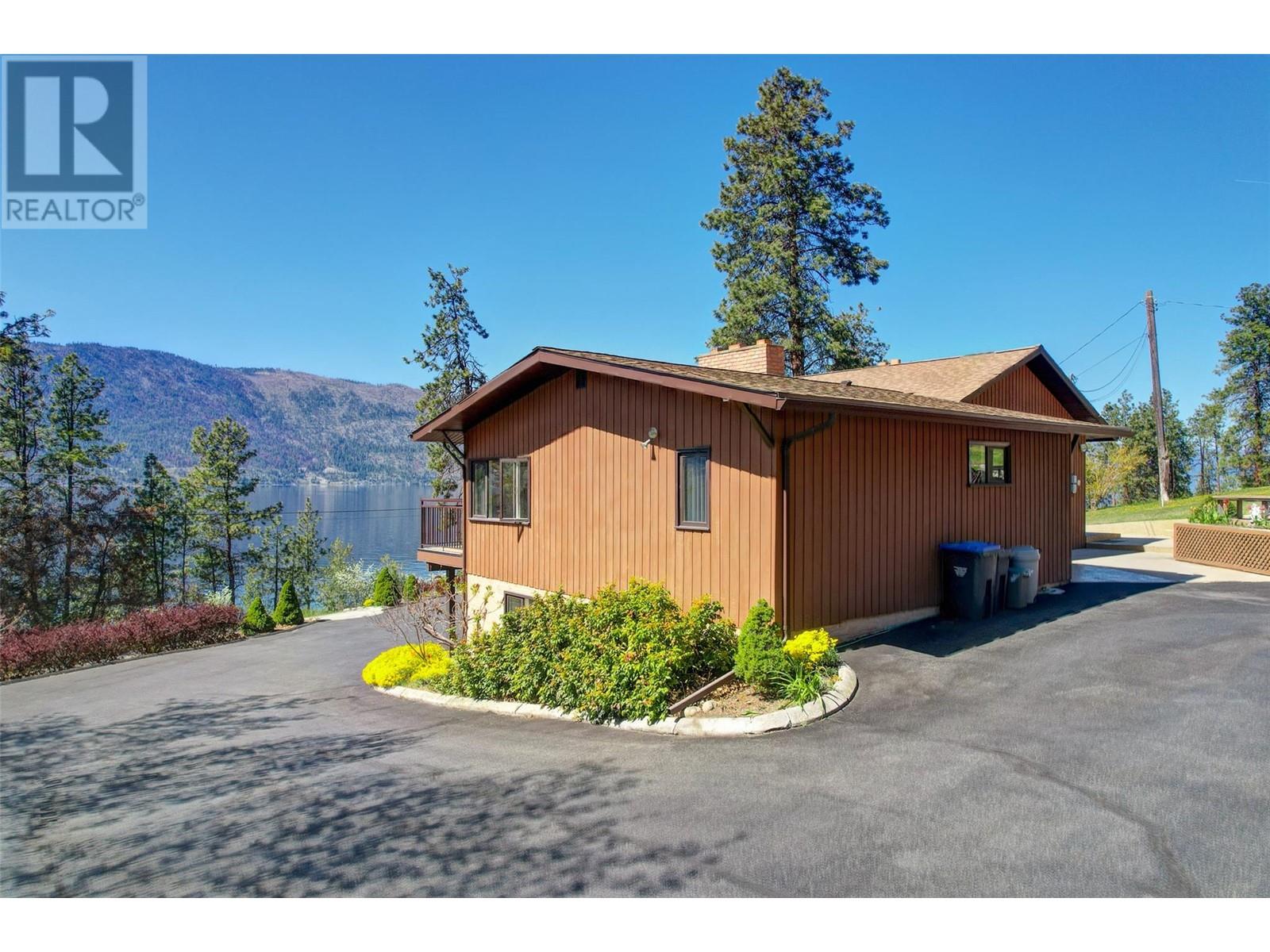 9983 Okanagan Centre Road W