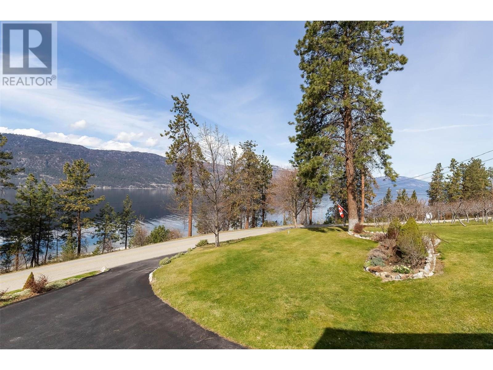 9983 Okanagan Centre Road W