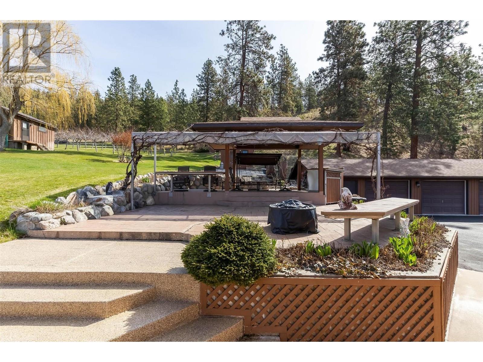 9983 Okanagan Centre Road W