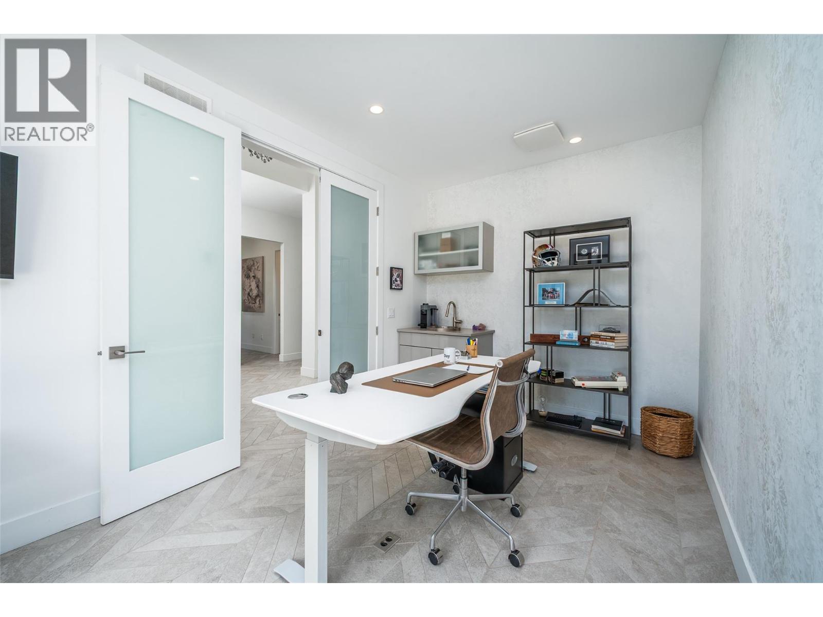 3567 Lakeshore Road