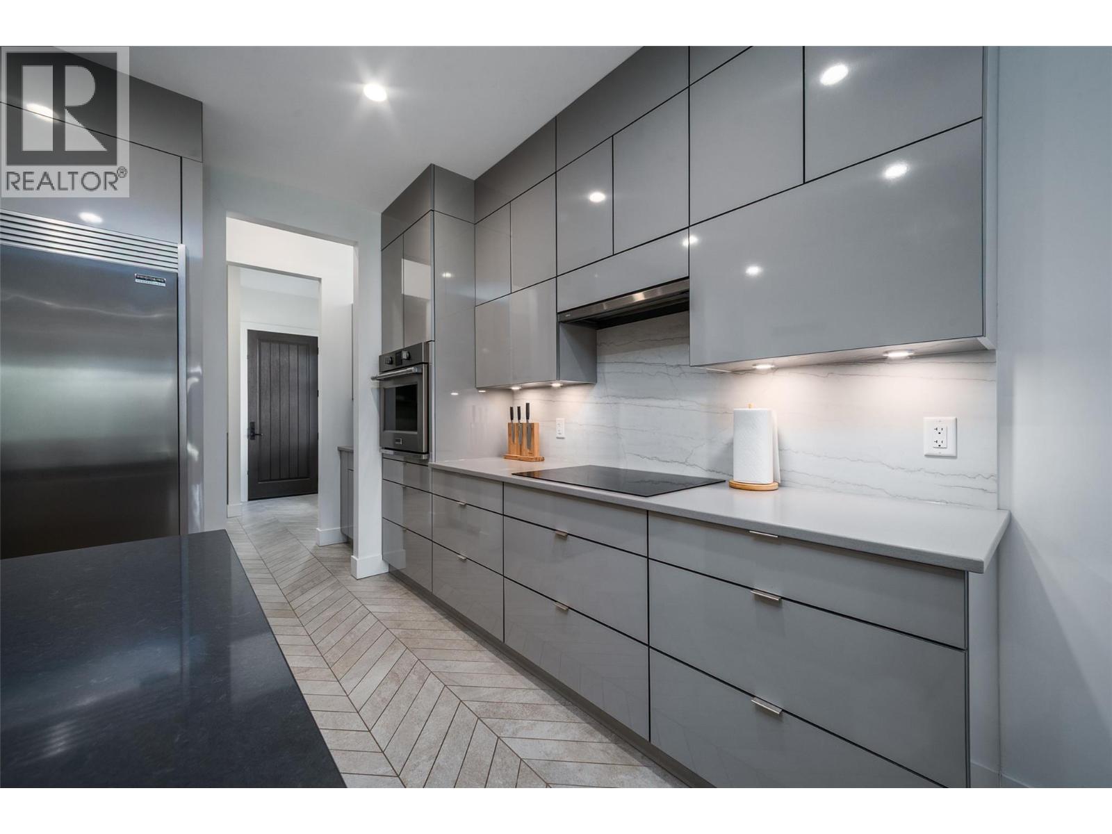 3567 Lakeshore Road