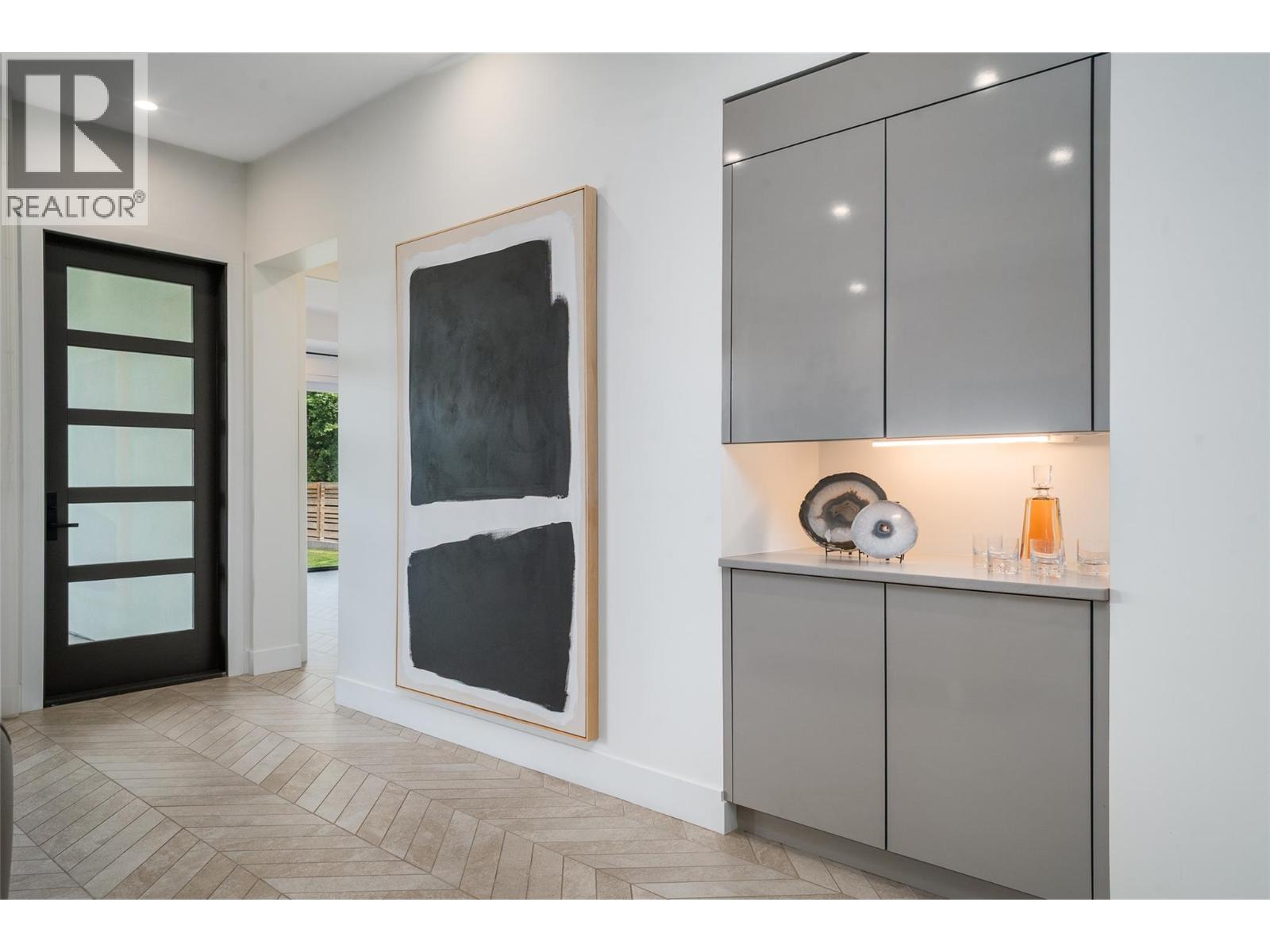 3567 Lakeshore Road