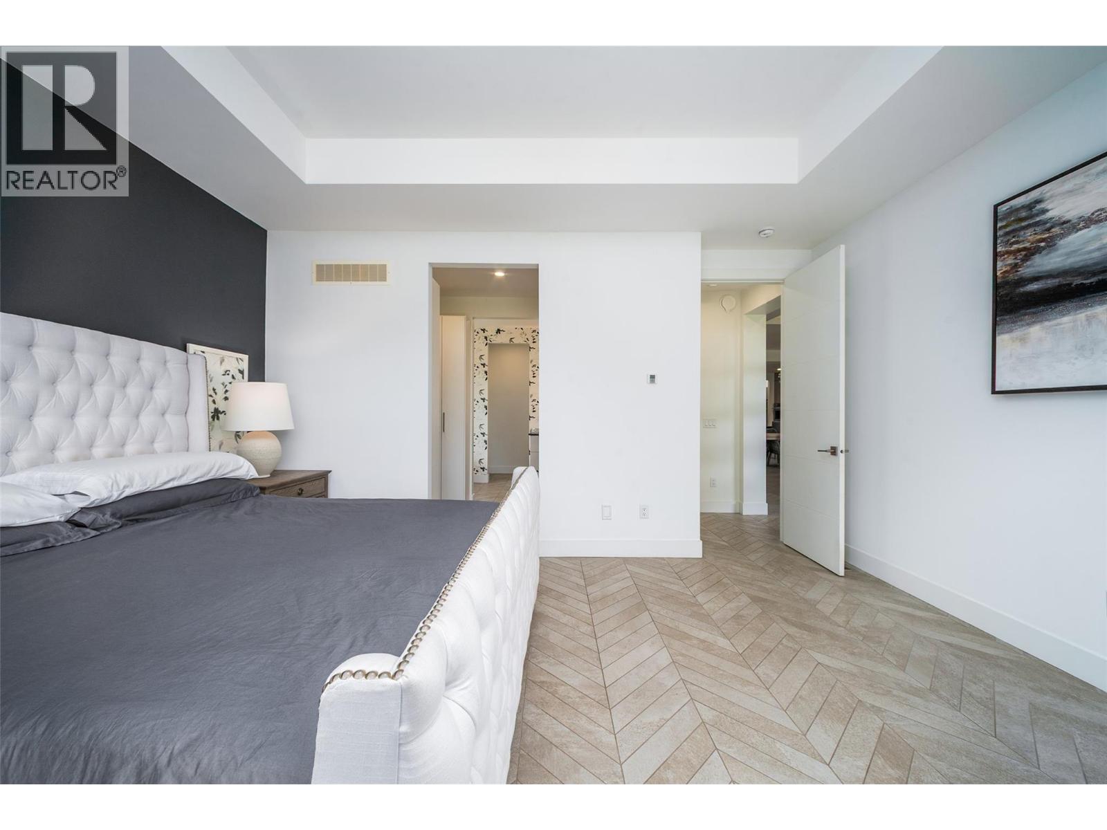 3567 Lakeshore Road