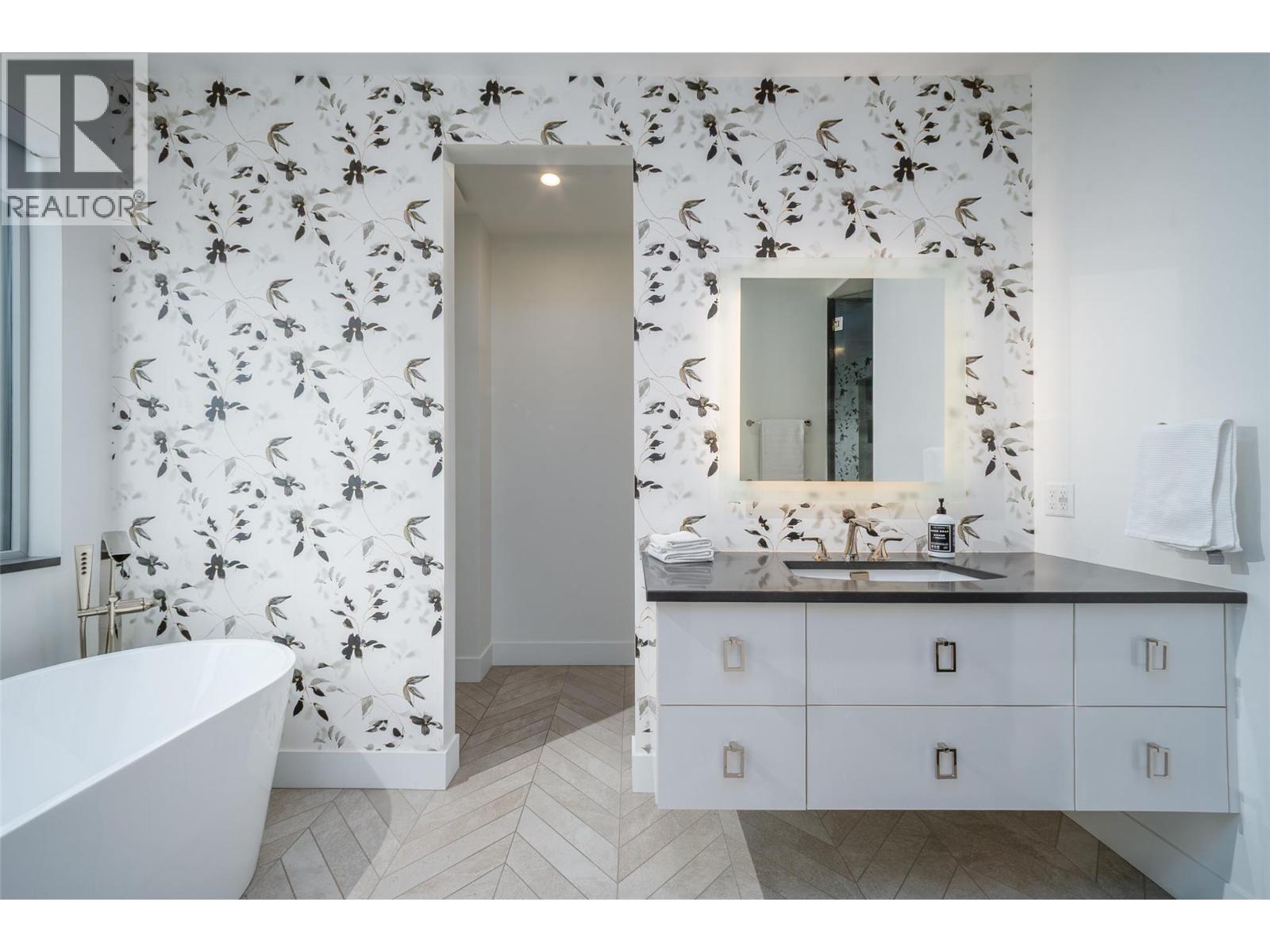 3567 Lakeshore Road
