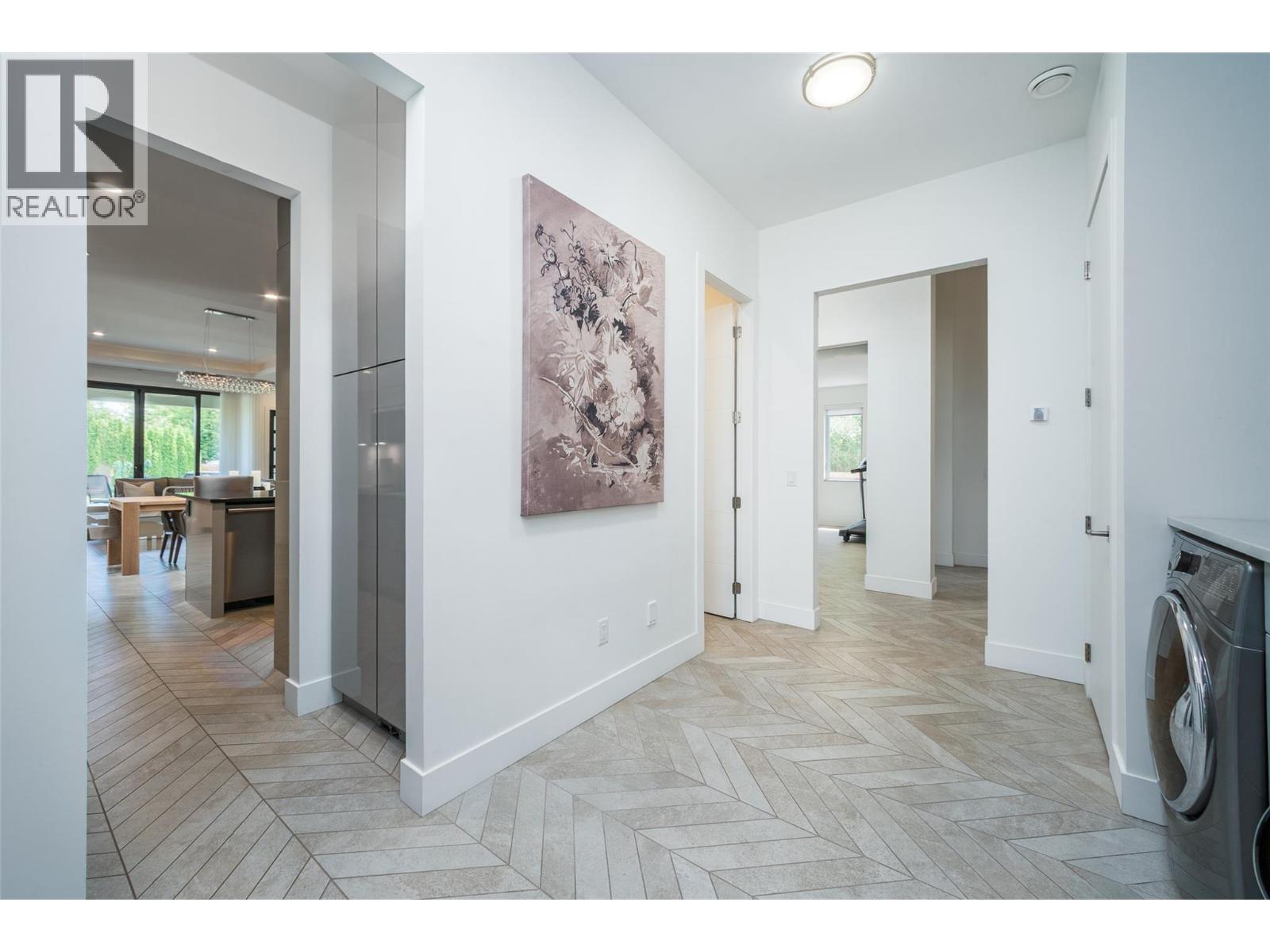 3567 Lakeshore Road
