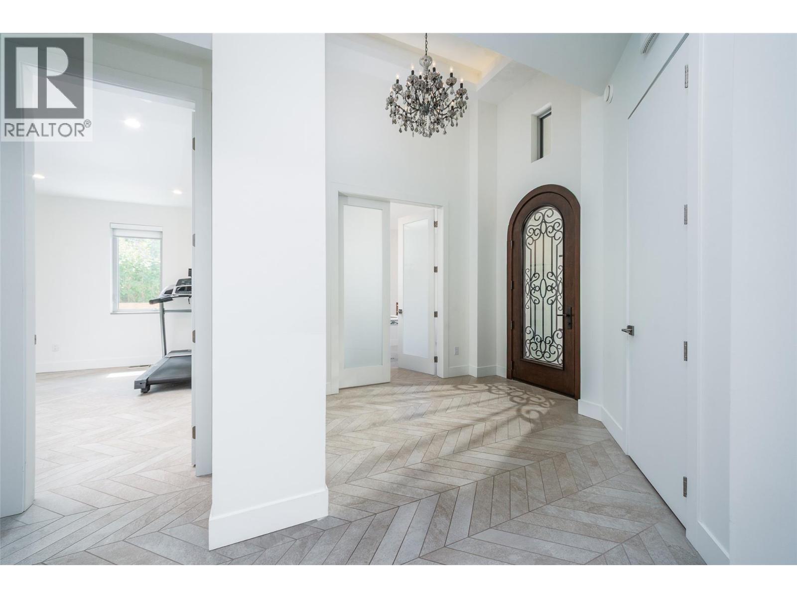 3567 Lakeshore Road