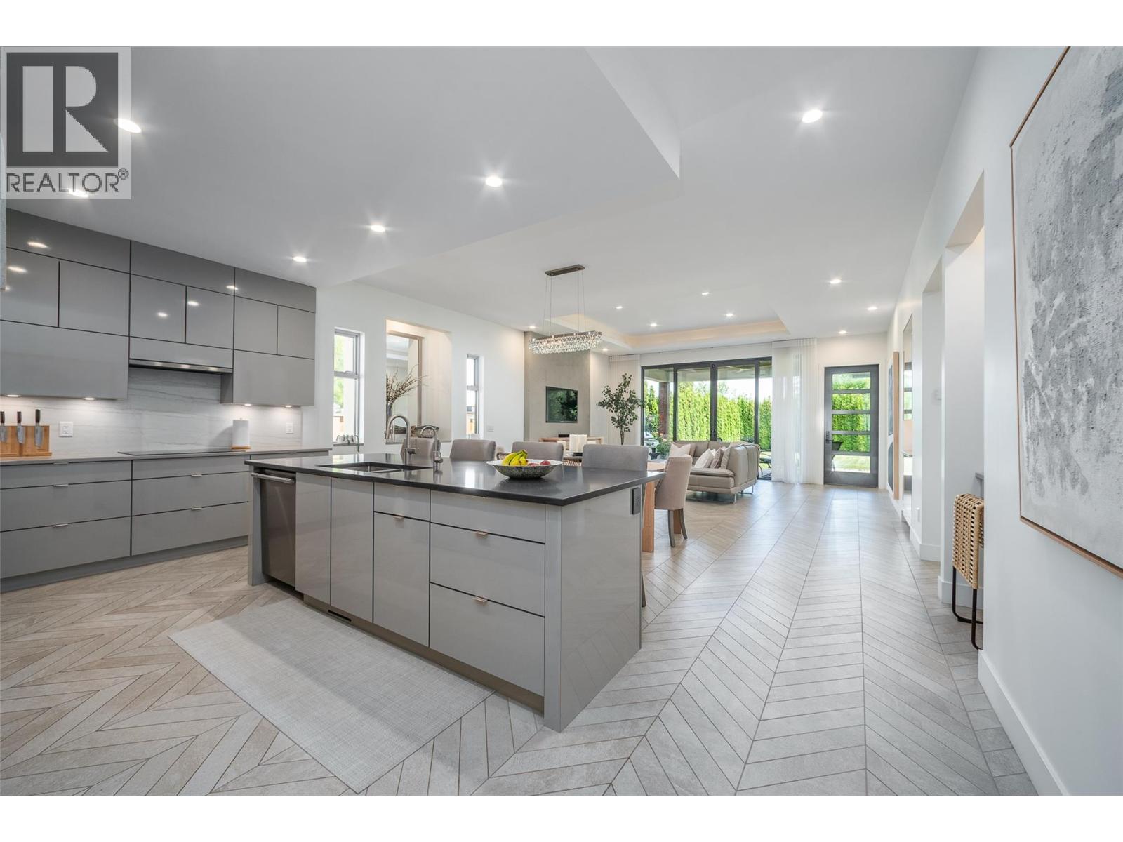 3567 Lakeshore Road