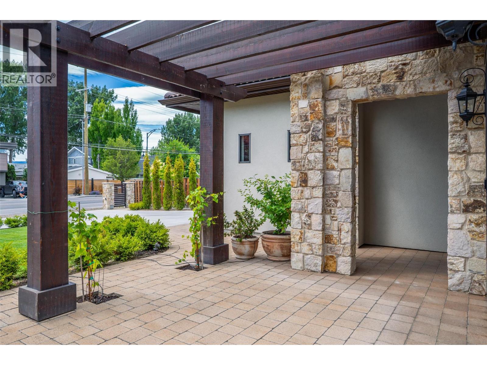 3567 Lakeshore Road