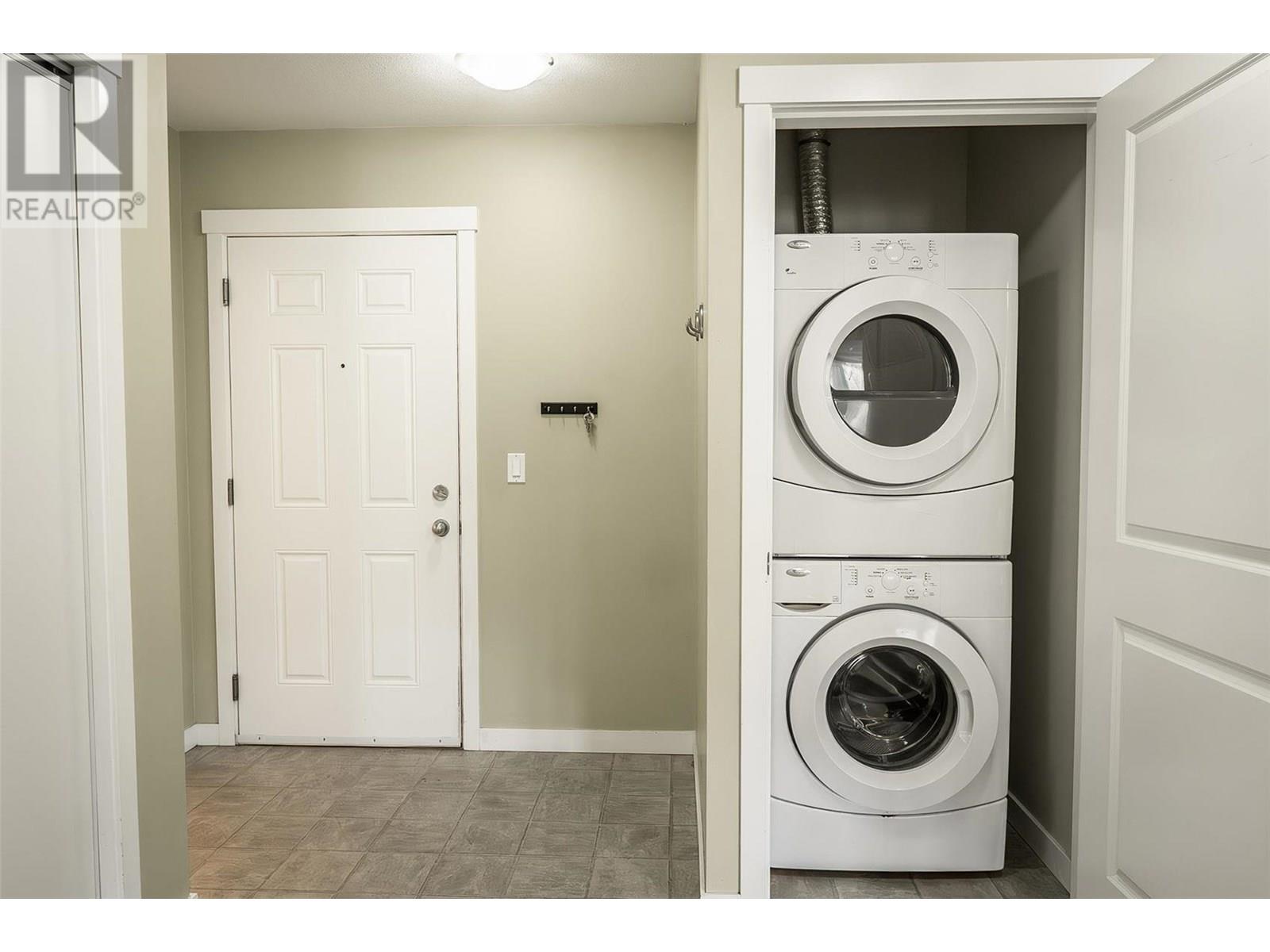 1481 Glenmore Road N Unit# 301