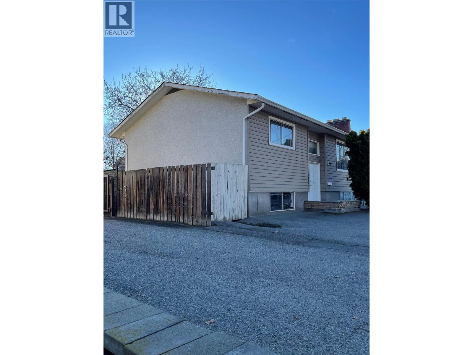3049 Gordon Drive