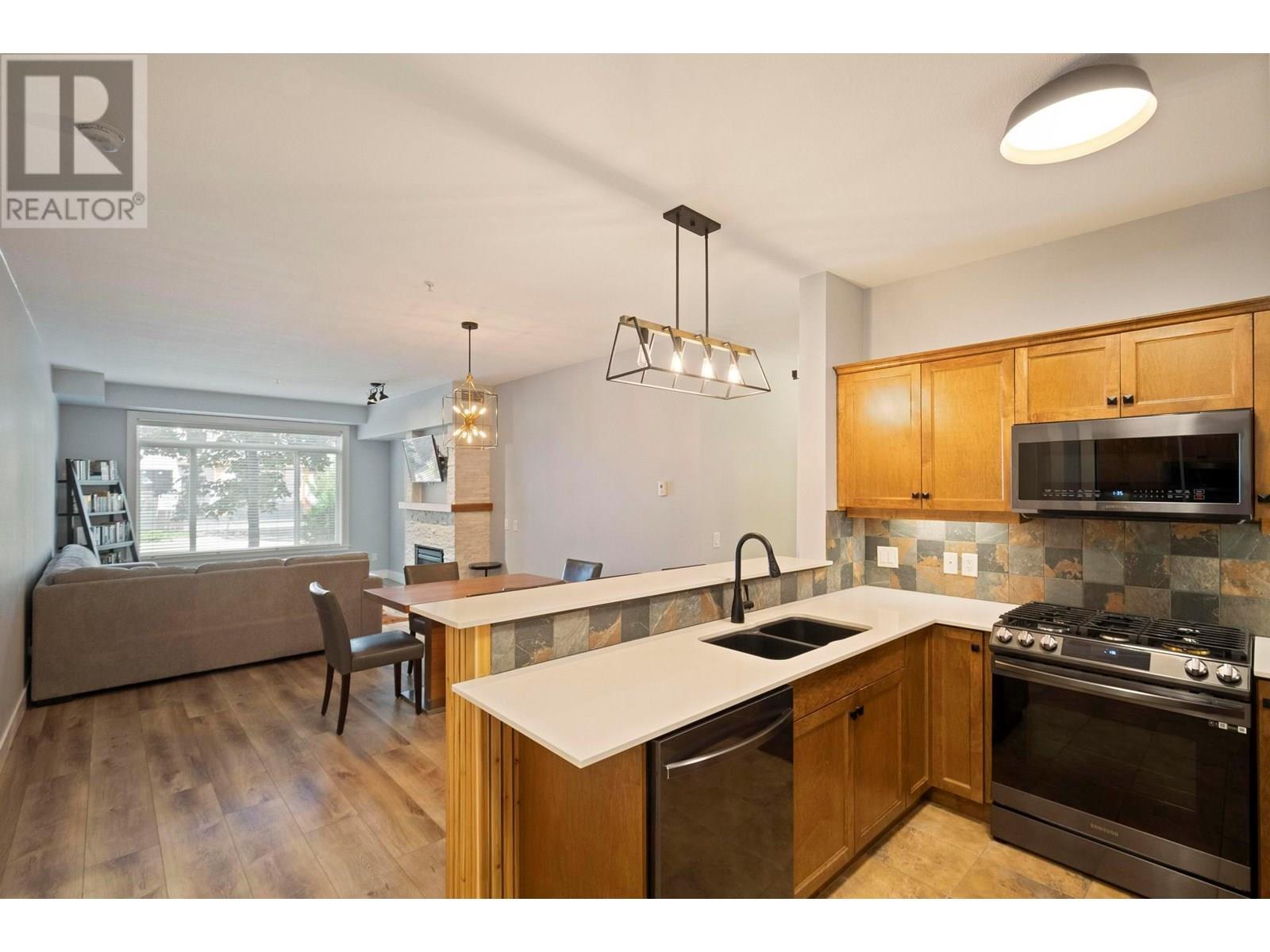 2532 Shoreline Drive Unit# 102