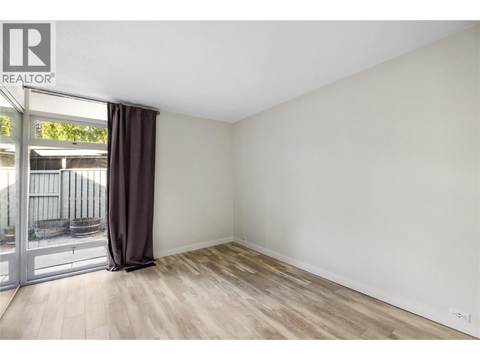 353 Boyce Crescent Unit# 14