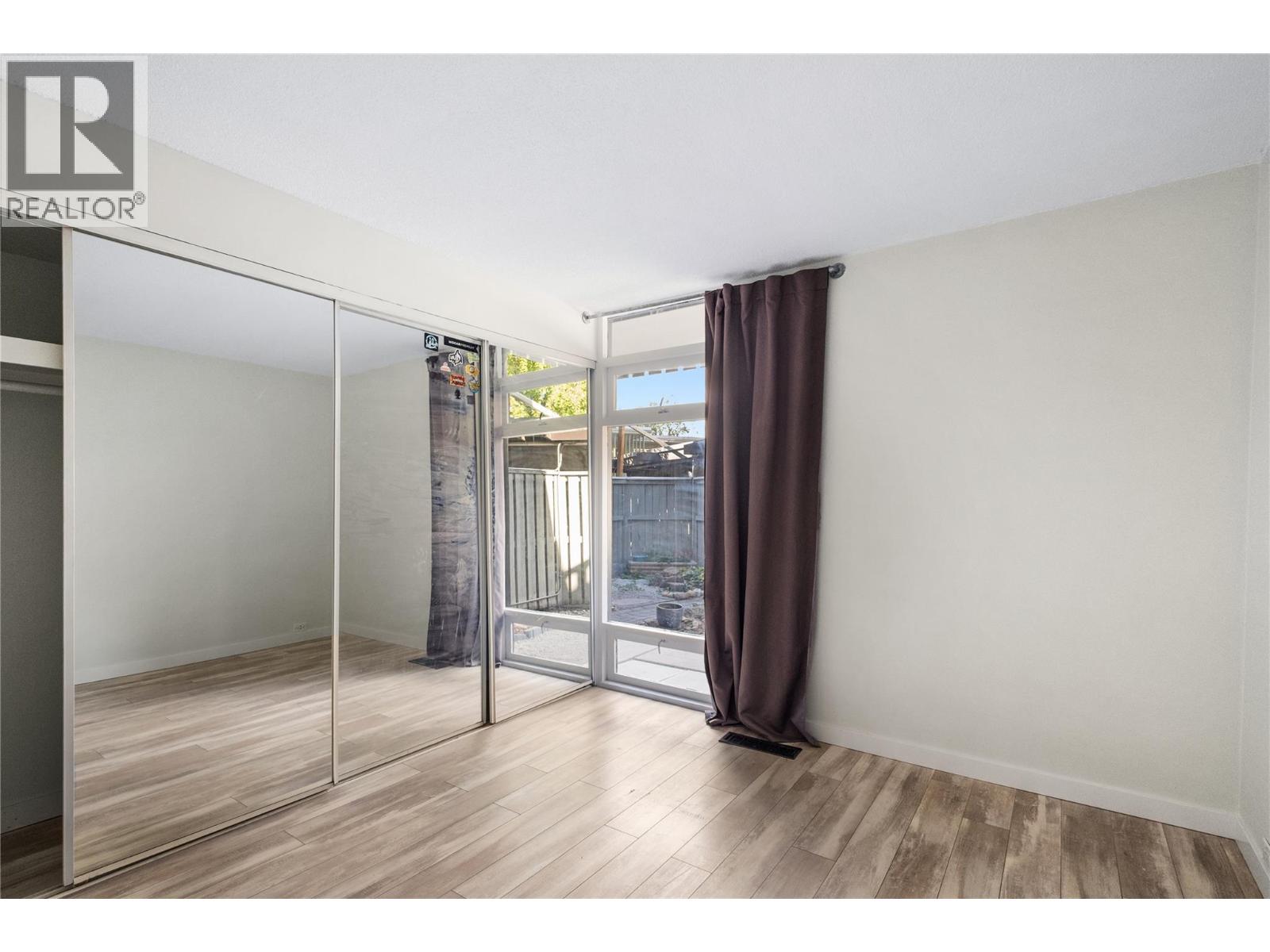 353 Boyce Crescent Unit# 14