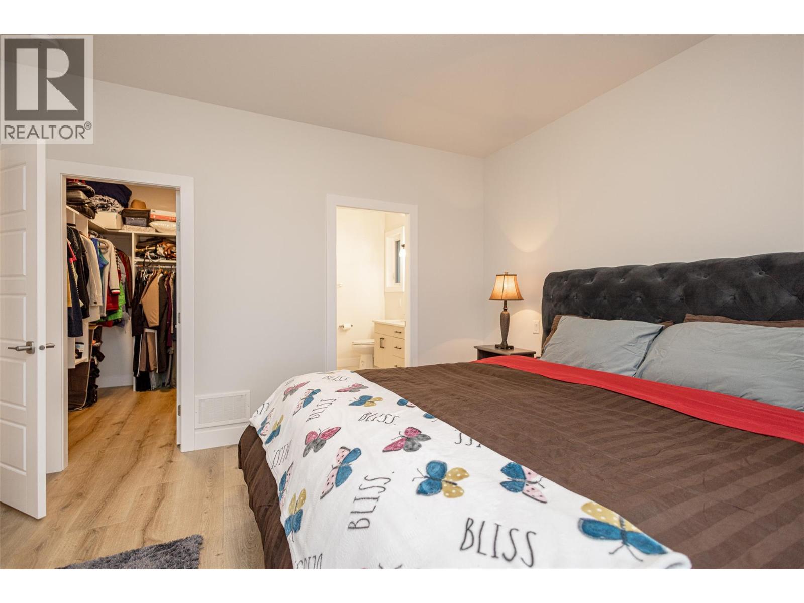 2118 Ryegrass Road
