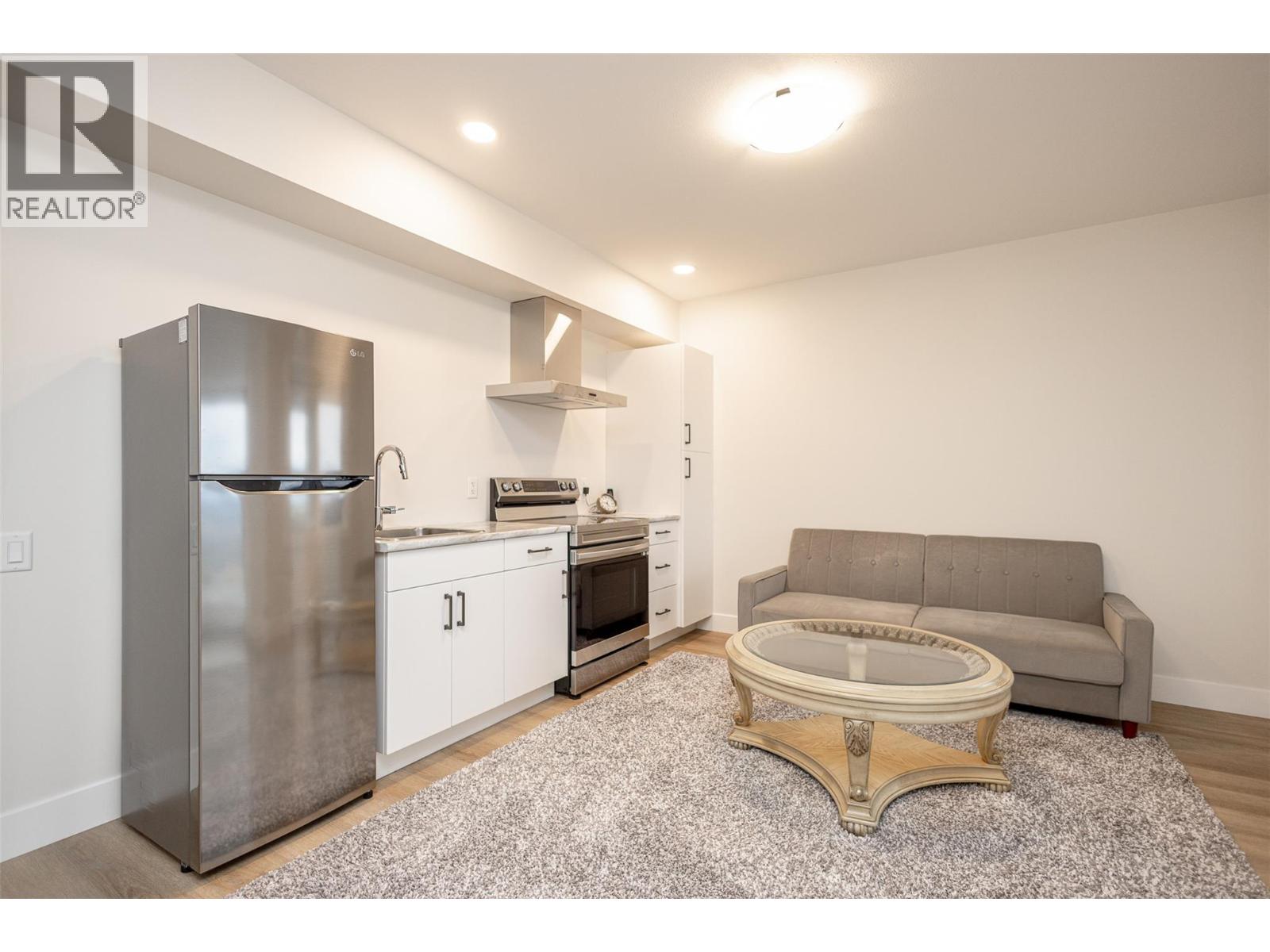 2118 Ryegrass Road