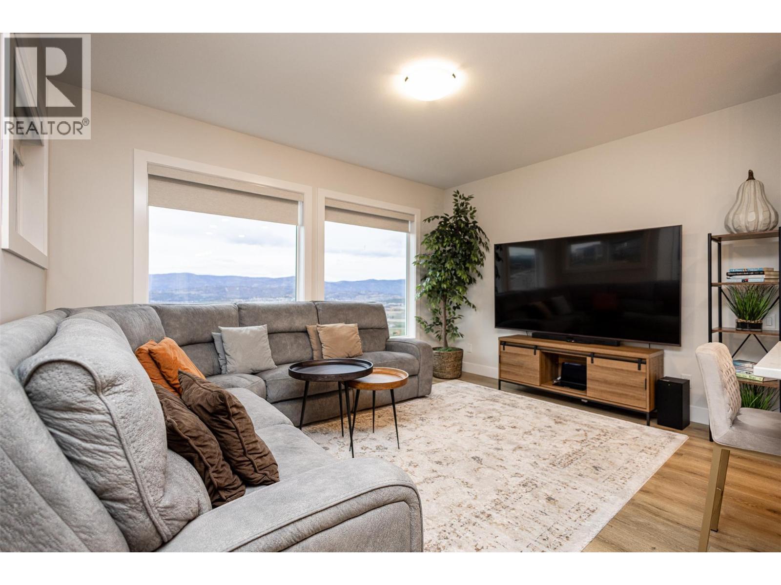 2118 Ryegrass Road