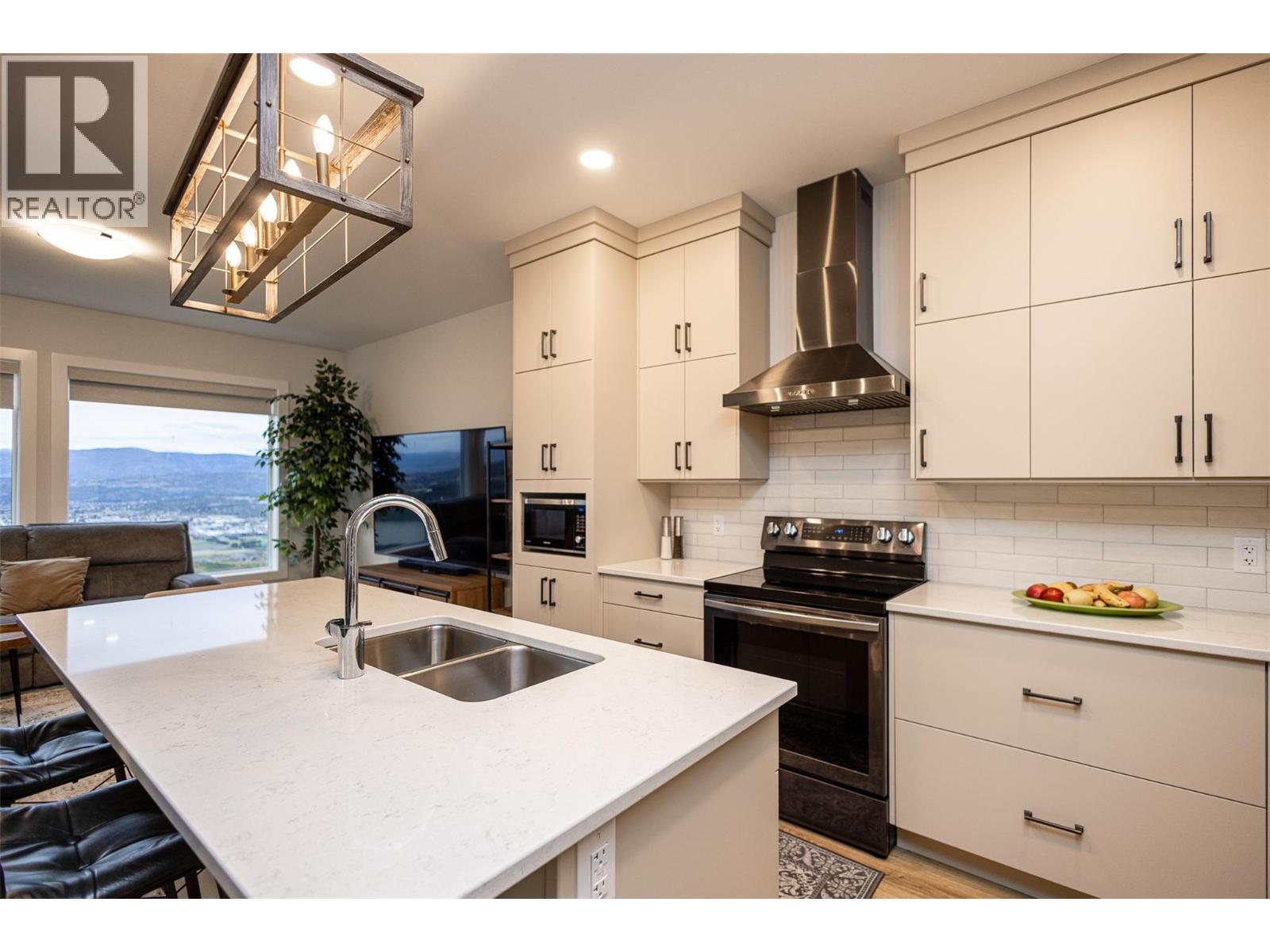 2118 Ryegrass Road