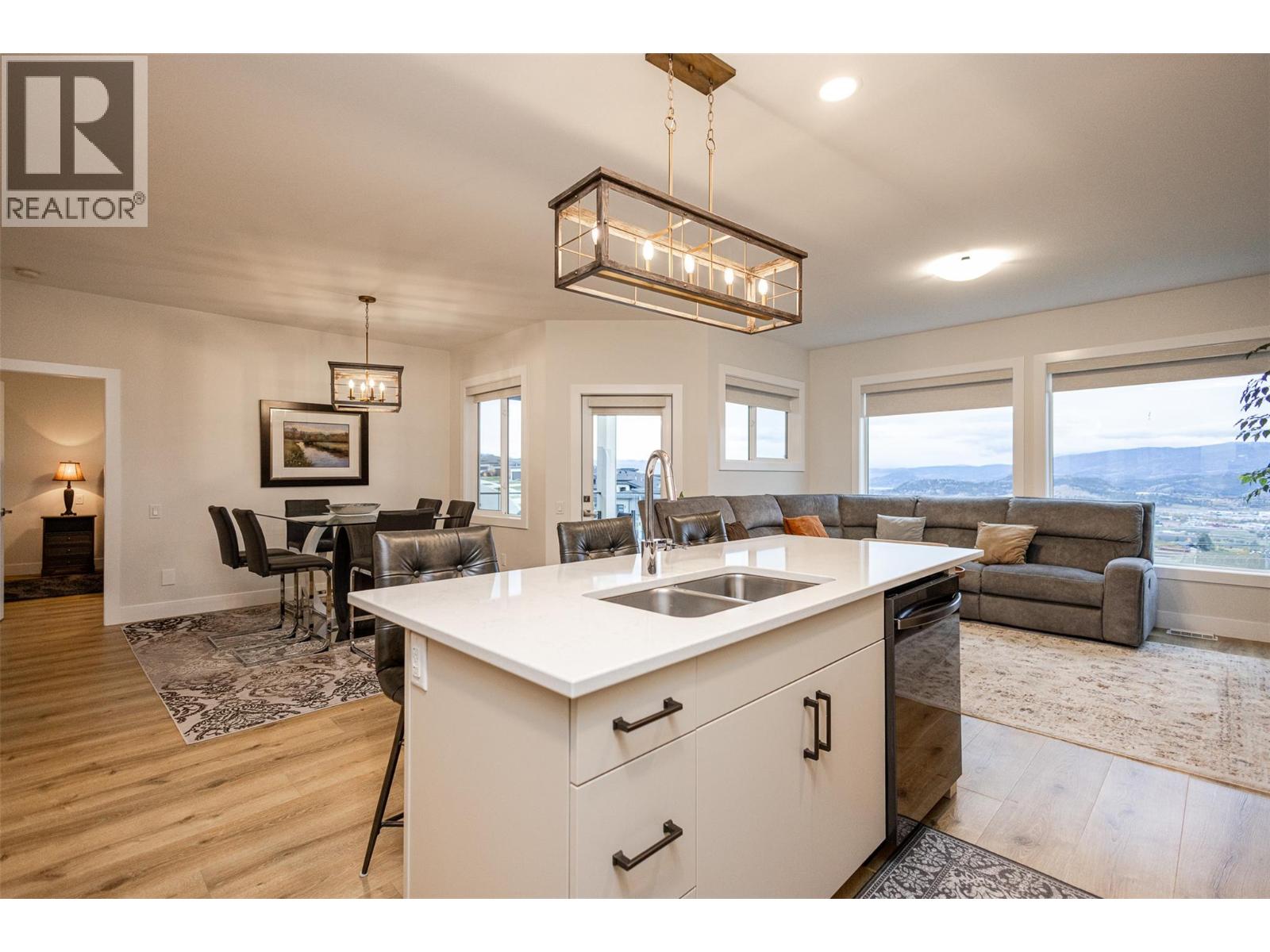 2118 Ryegrass Road
