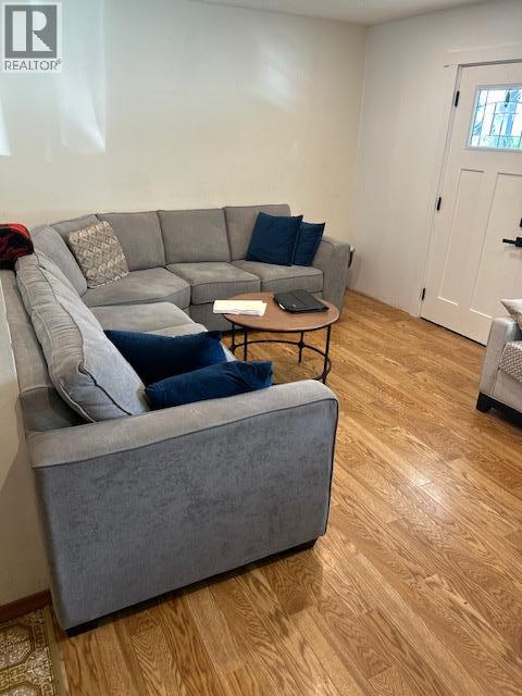 3537 Lakeshore Road