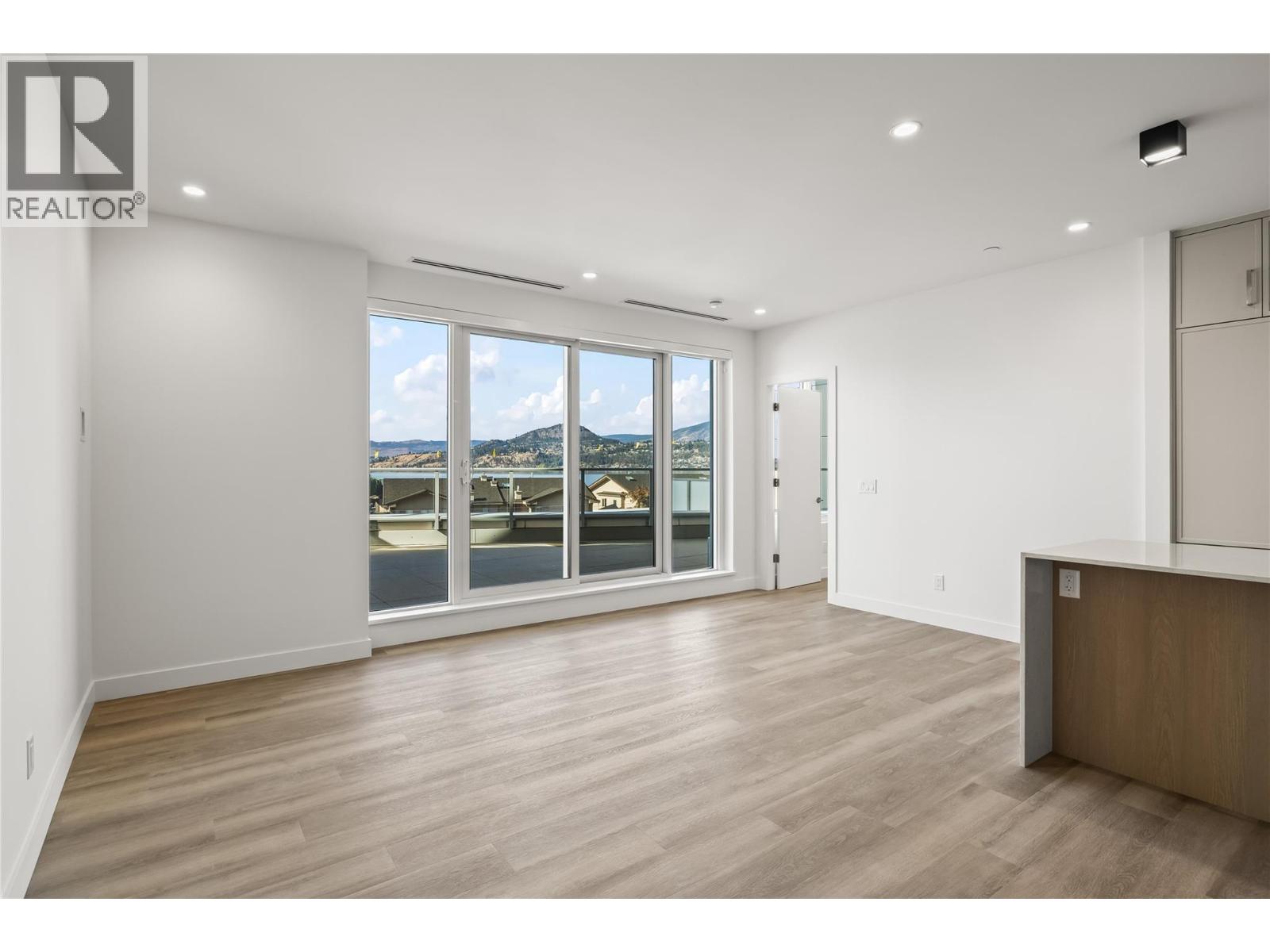 3340 Lakeshore Drive Unit# 306