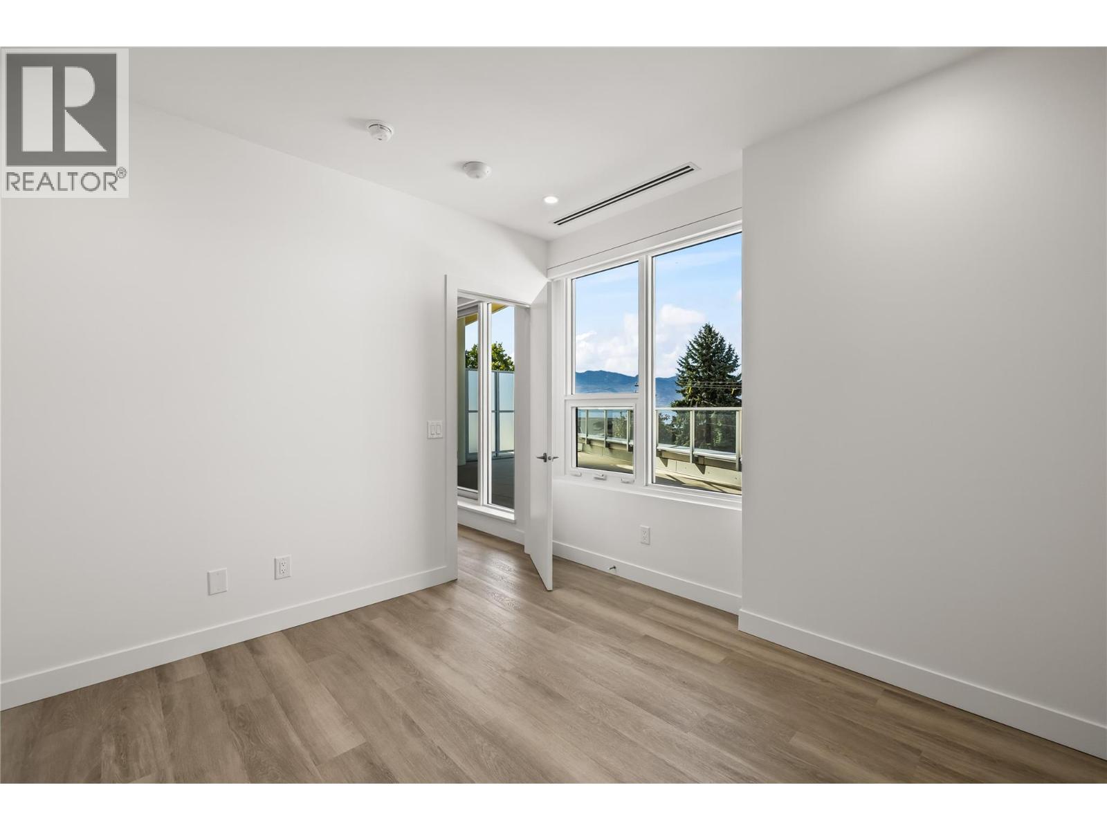 3340 Lakeshore Drive Unit# 306