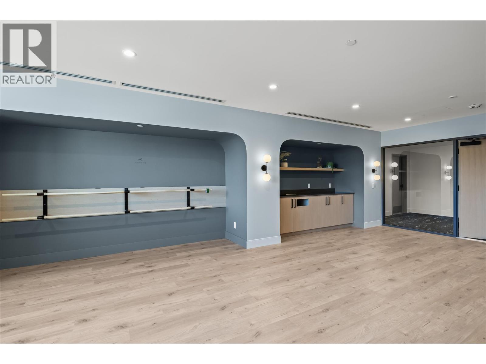 3340 Lakeshore Drive Unit# 306