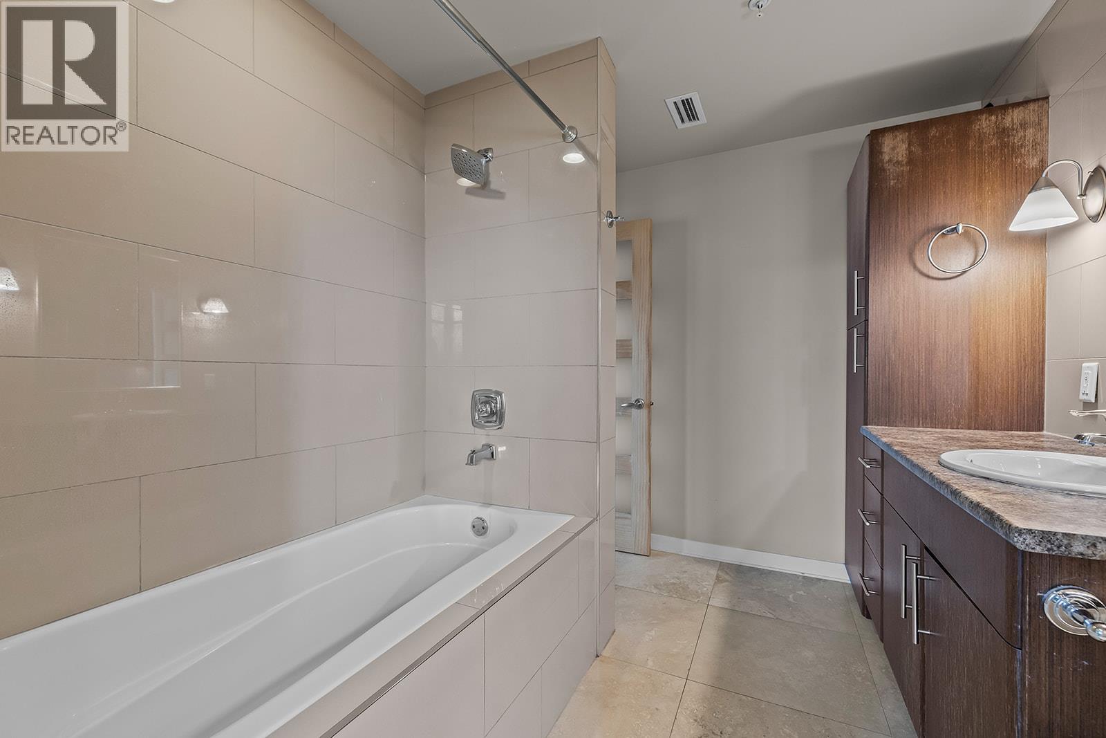 1329 Ellis Street Unit# 204
