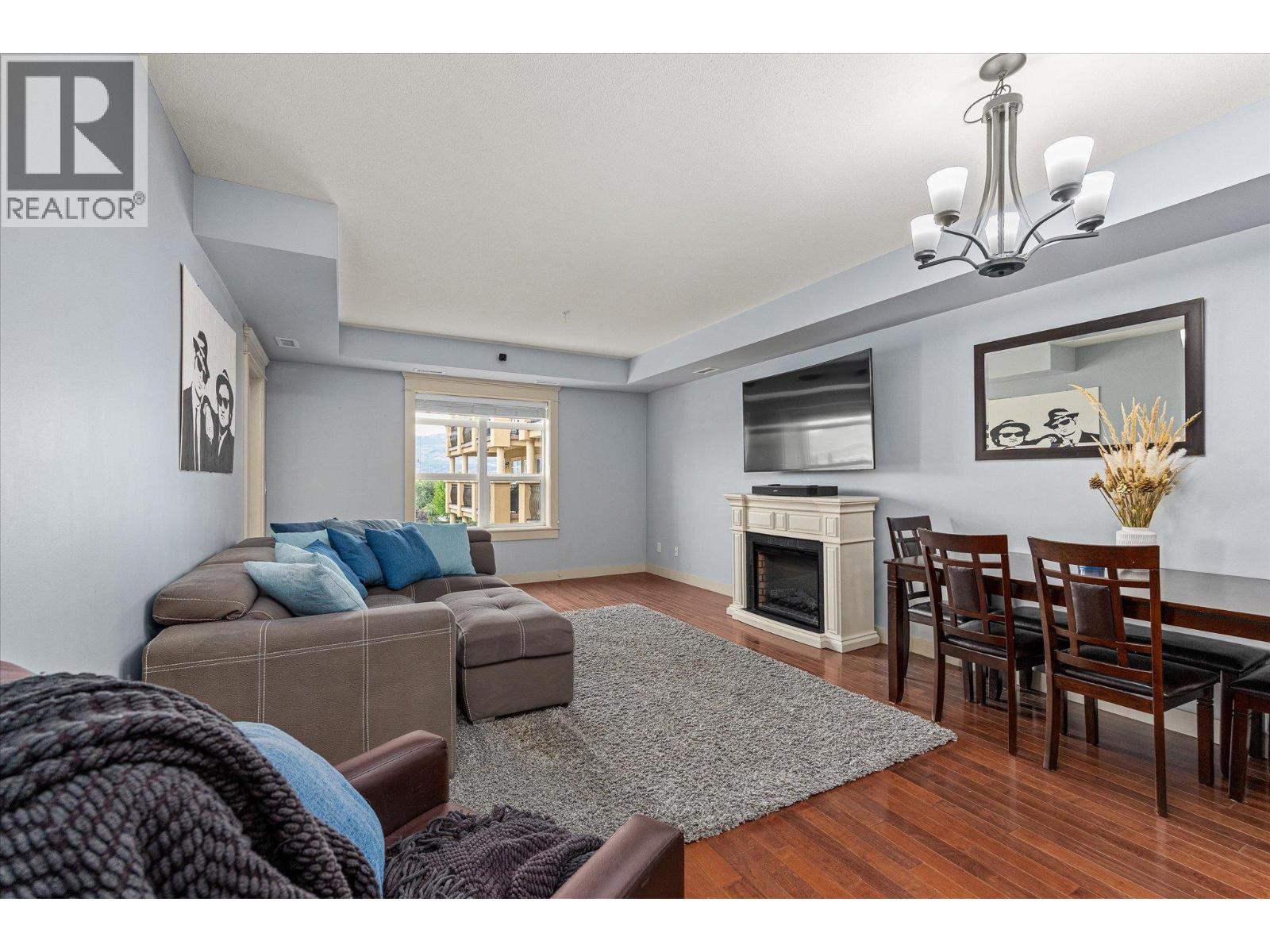 2070 Boucherie Road Unit# 402