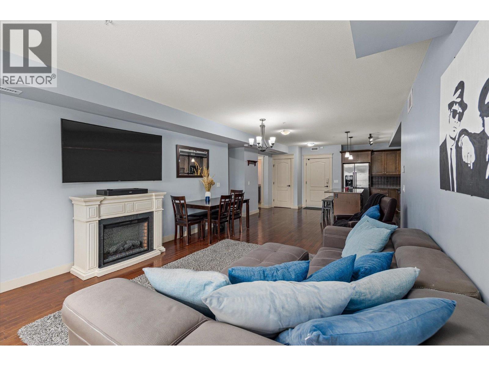 2070 Boucherie Road Unit# 402