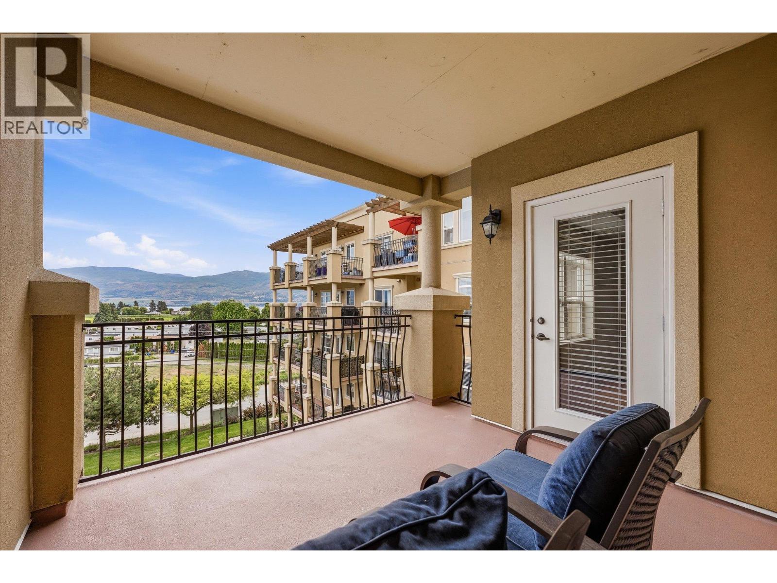 2070 Boucherie Road Unit# 402