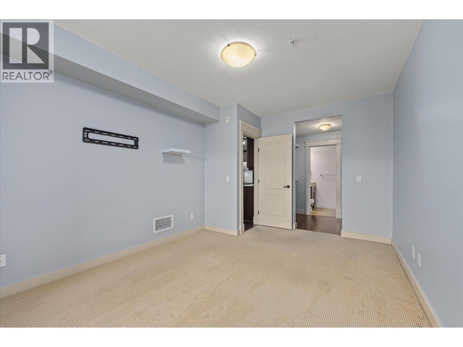 2070 Boucherie Road Unit# 402