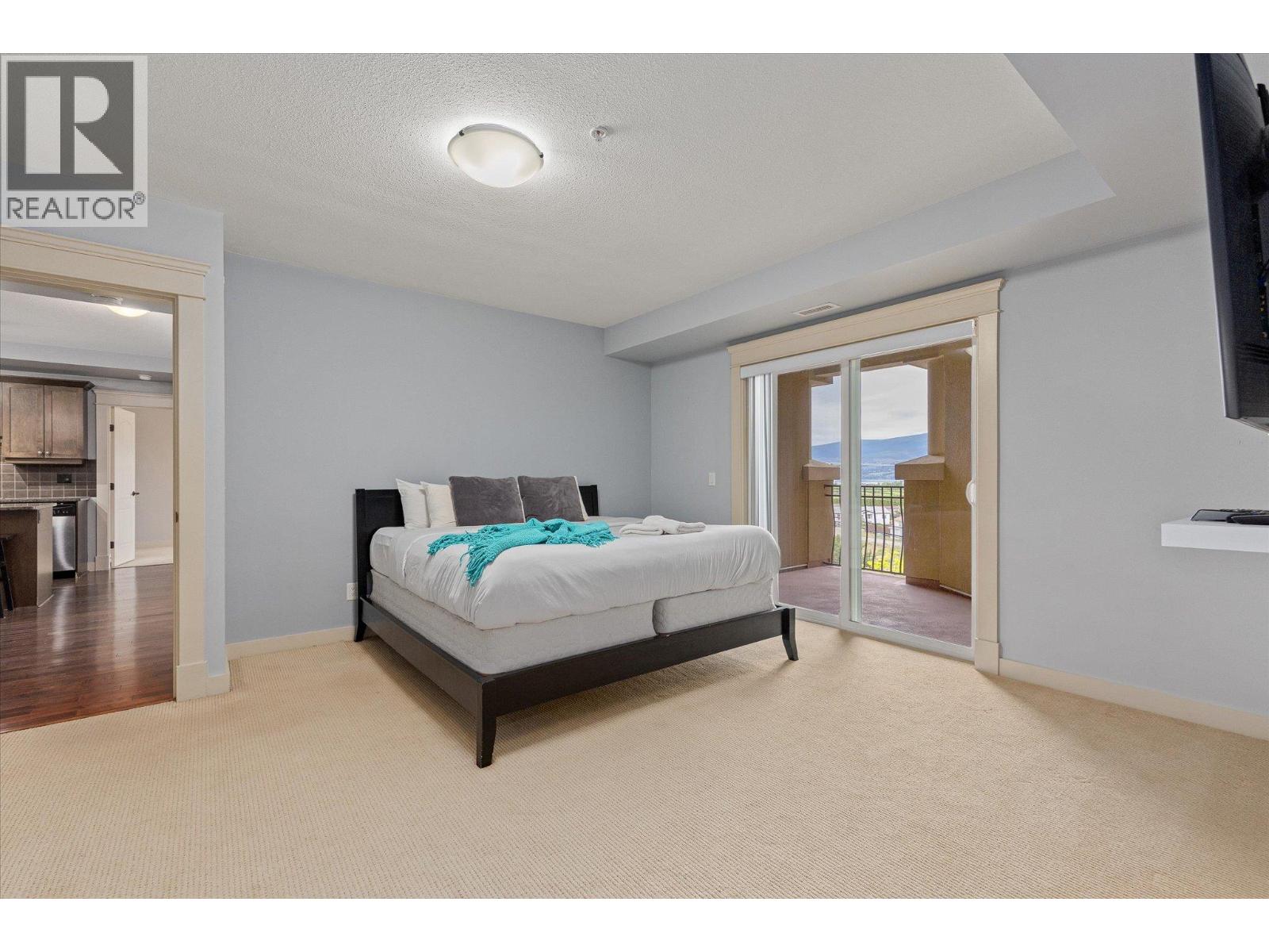 2070 Boucherie Road Unit# 402