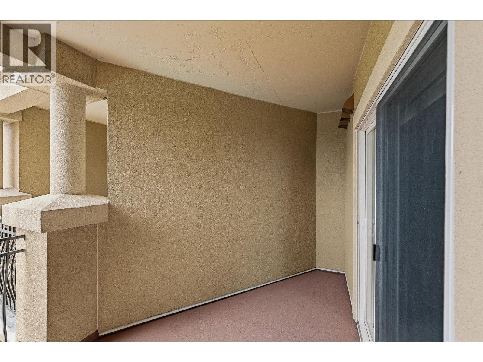 2070 Boucherie Road Unit# 402