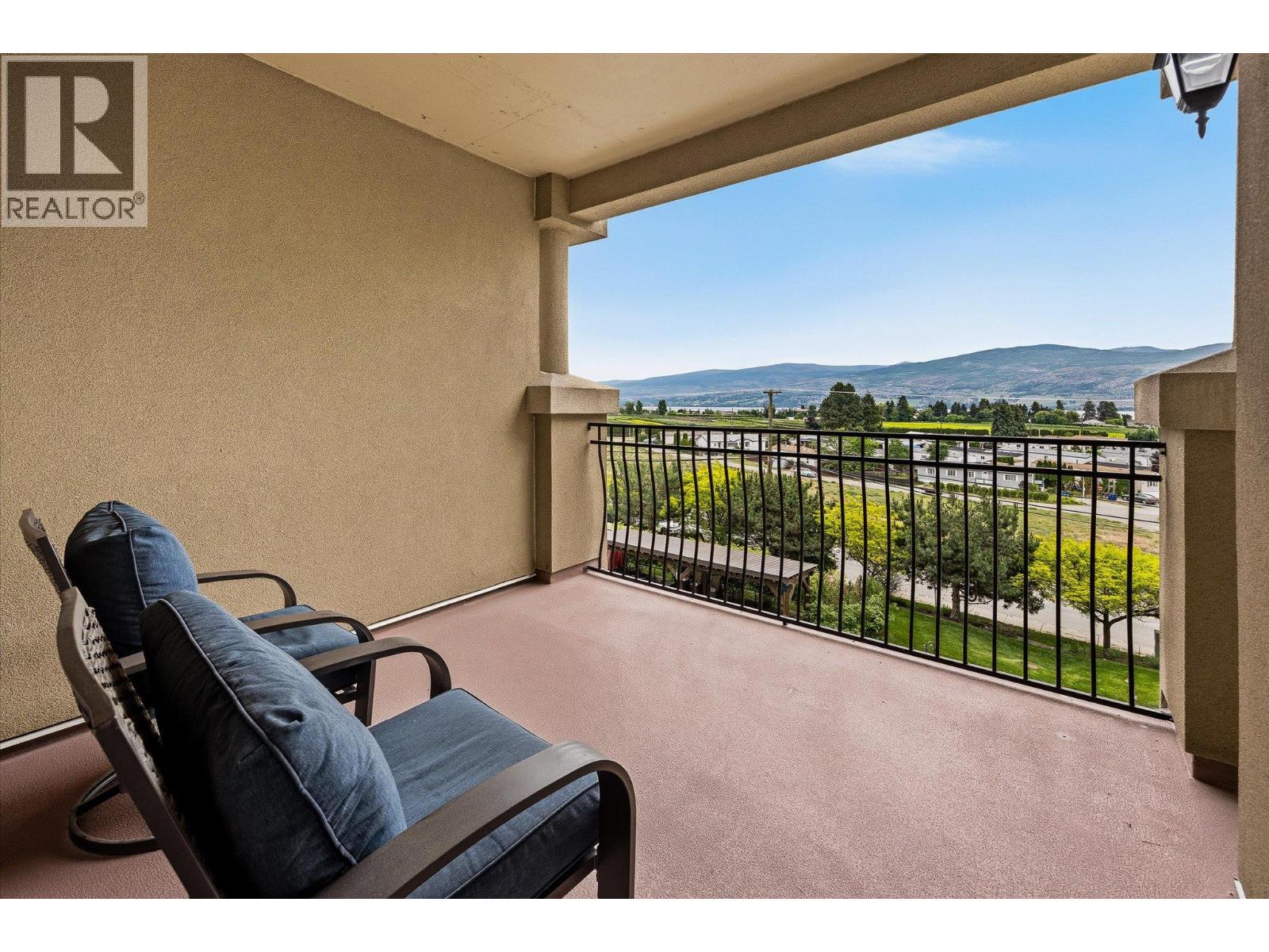 2070 Boucherie Road Unit# 402