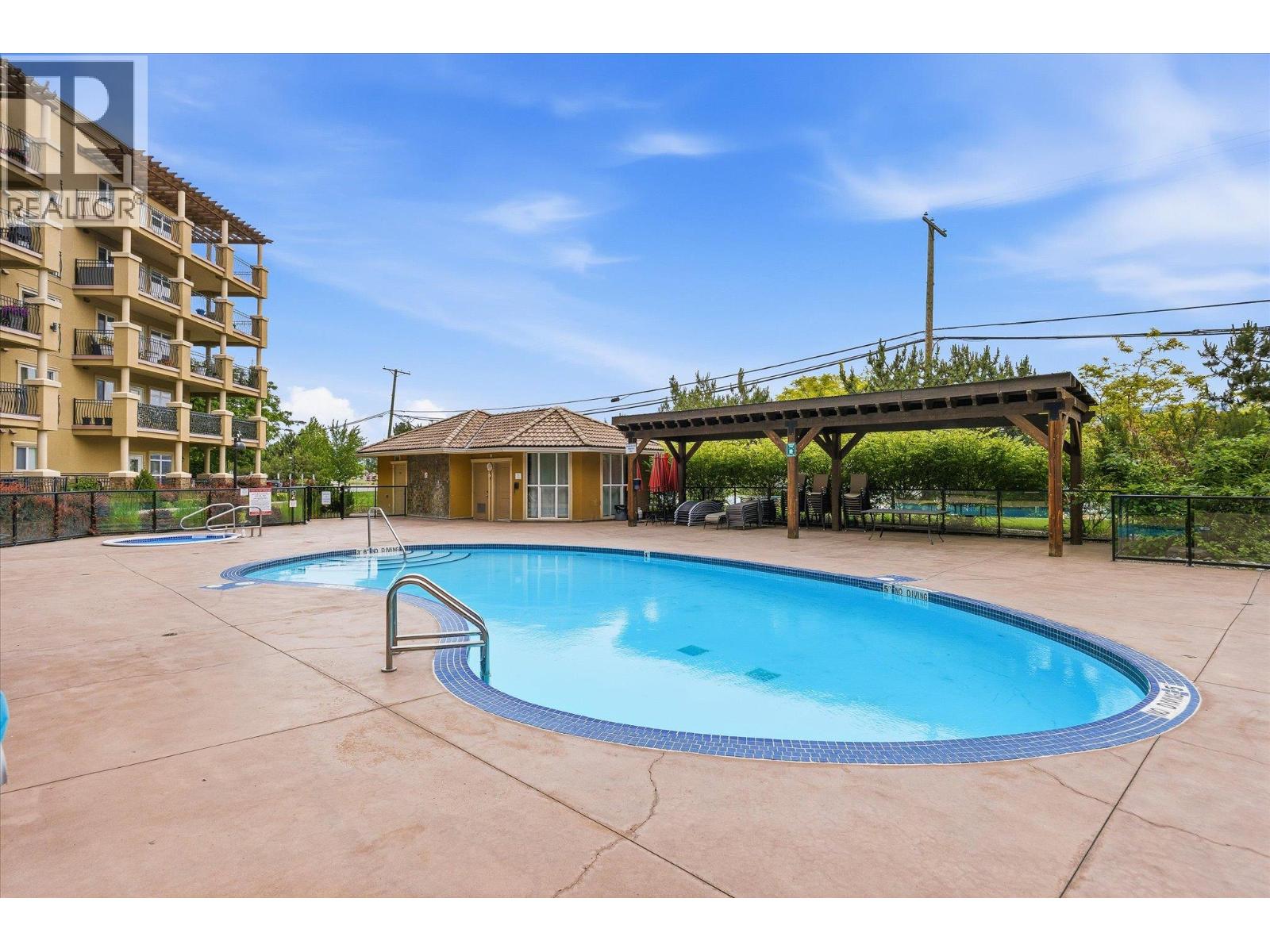 2070 Boucherie Road Unit# 402