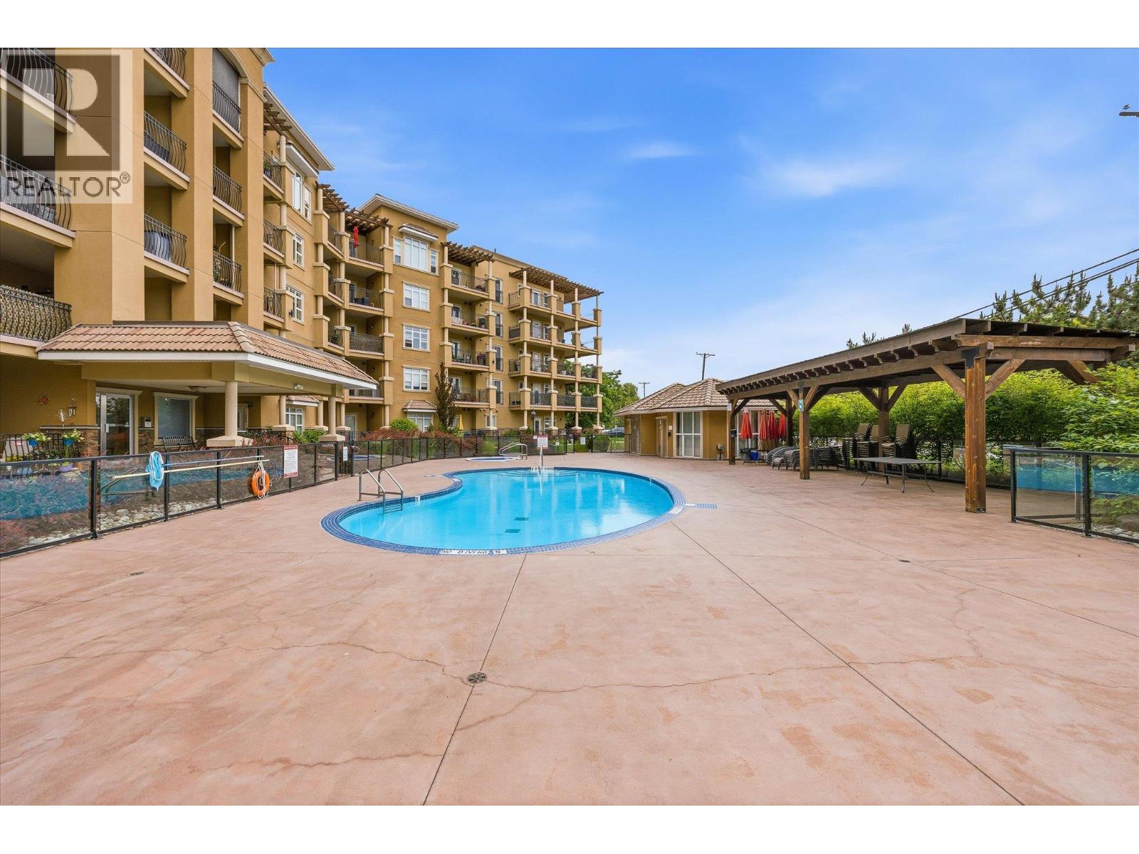 2070 Boucherie Road Unit# 402