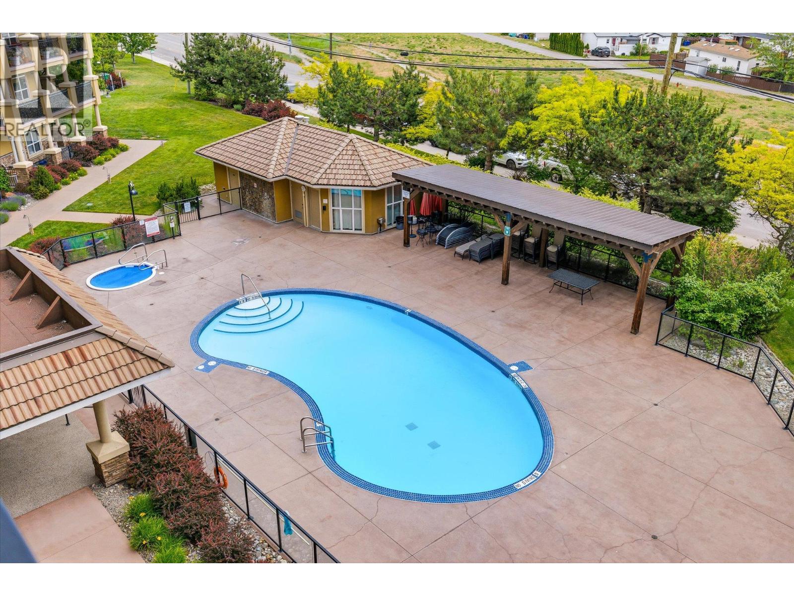 2070 Boucherie Road Unit# 402