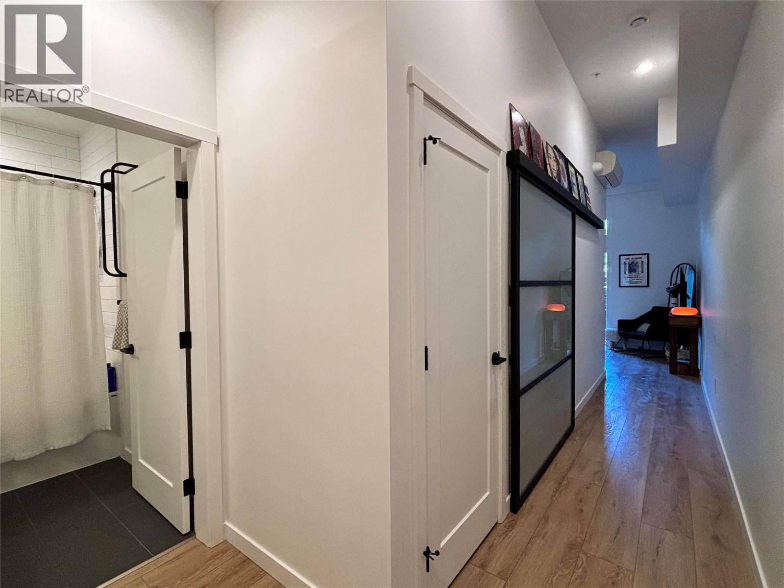660 Cawston Avenue N Unit# 106