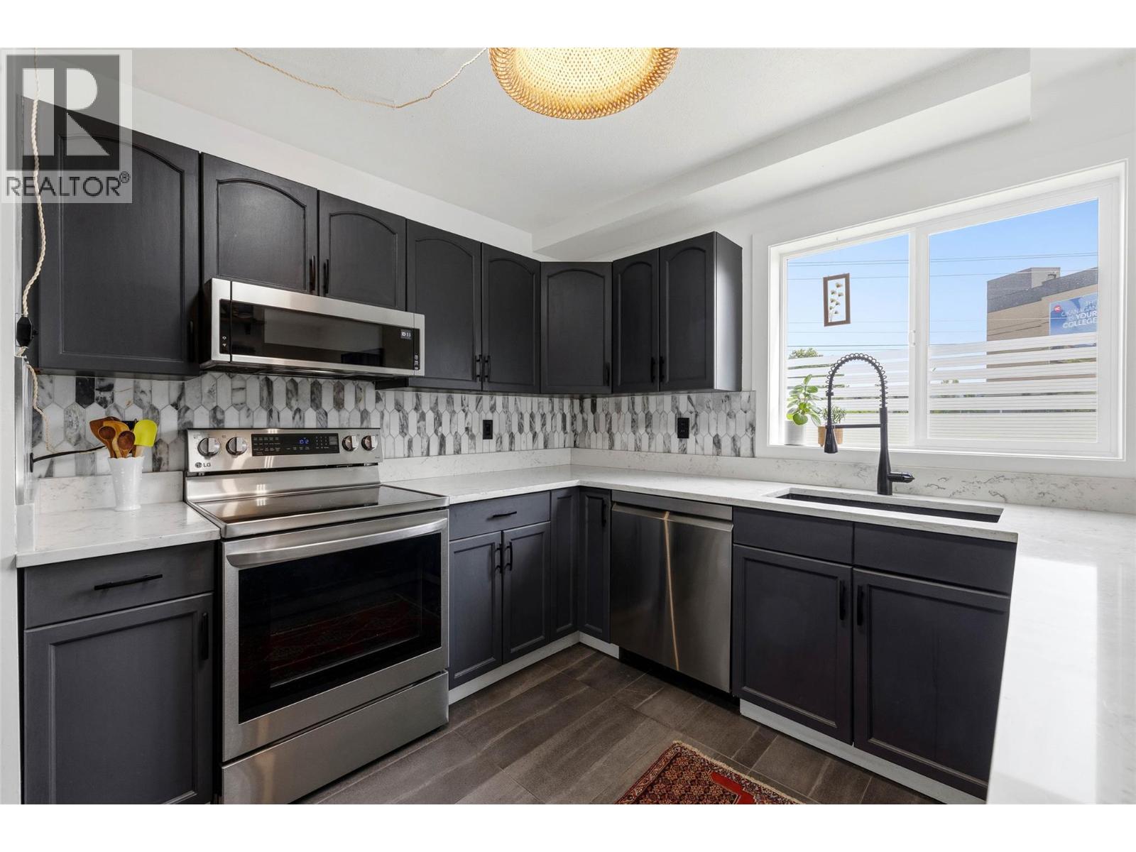 3160 Casorso Road Unit# 214