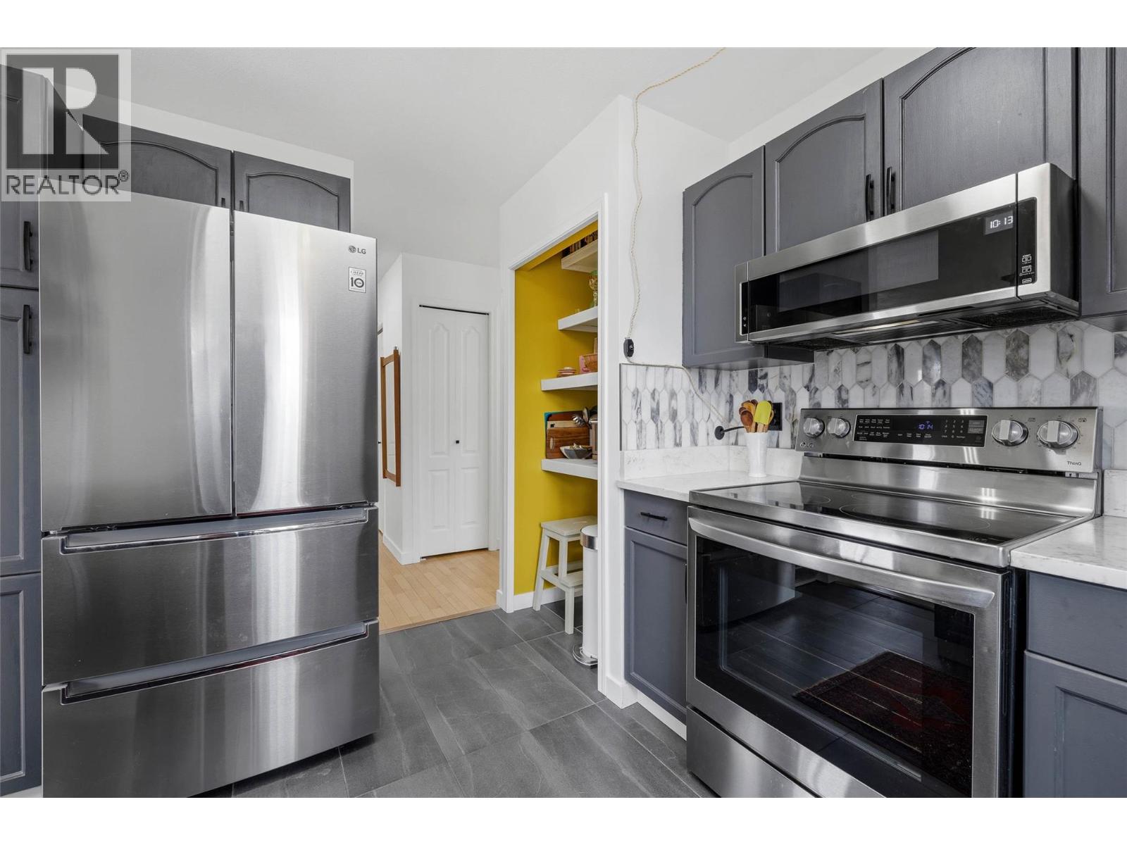 3160 Casorso Road Unit# 214