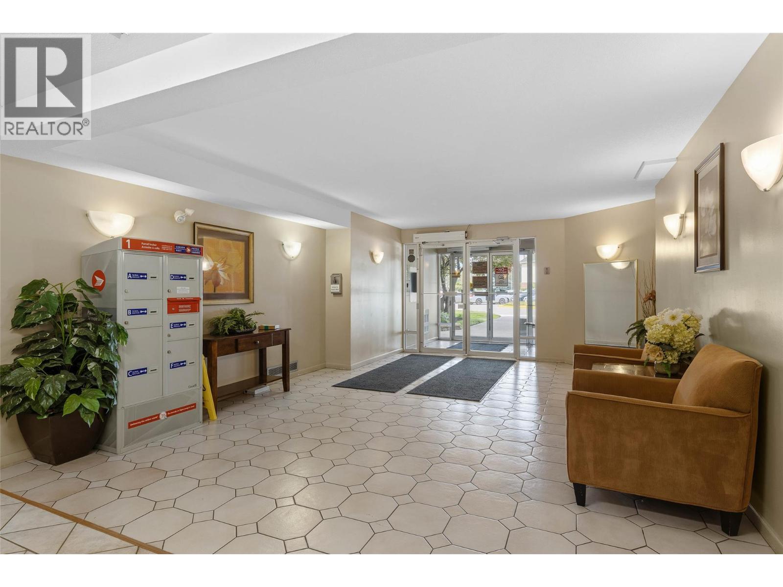 3160 Casorso Road Unit# 214