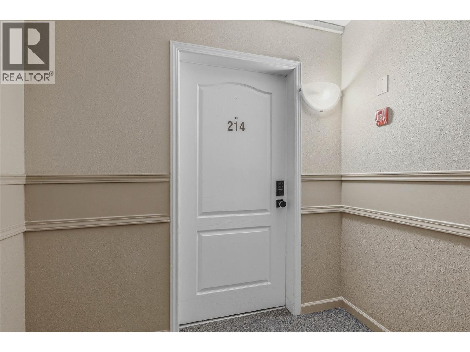 3160 Casorso Road Unit# 214