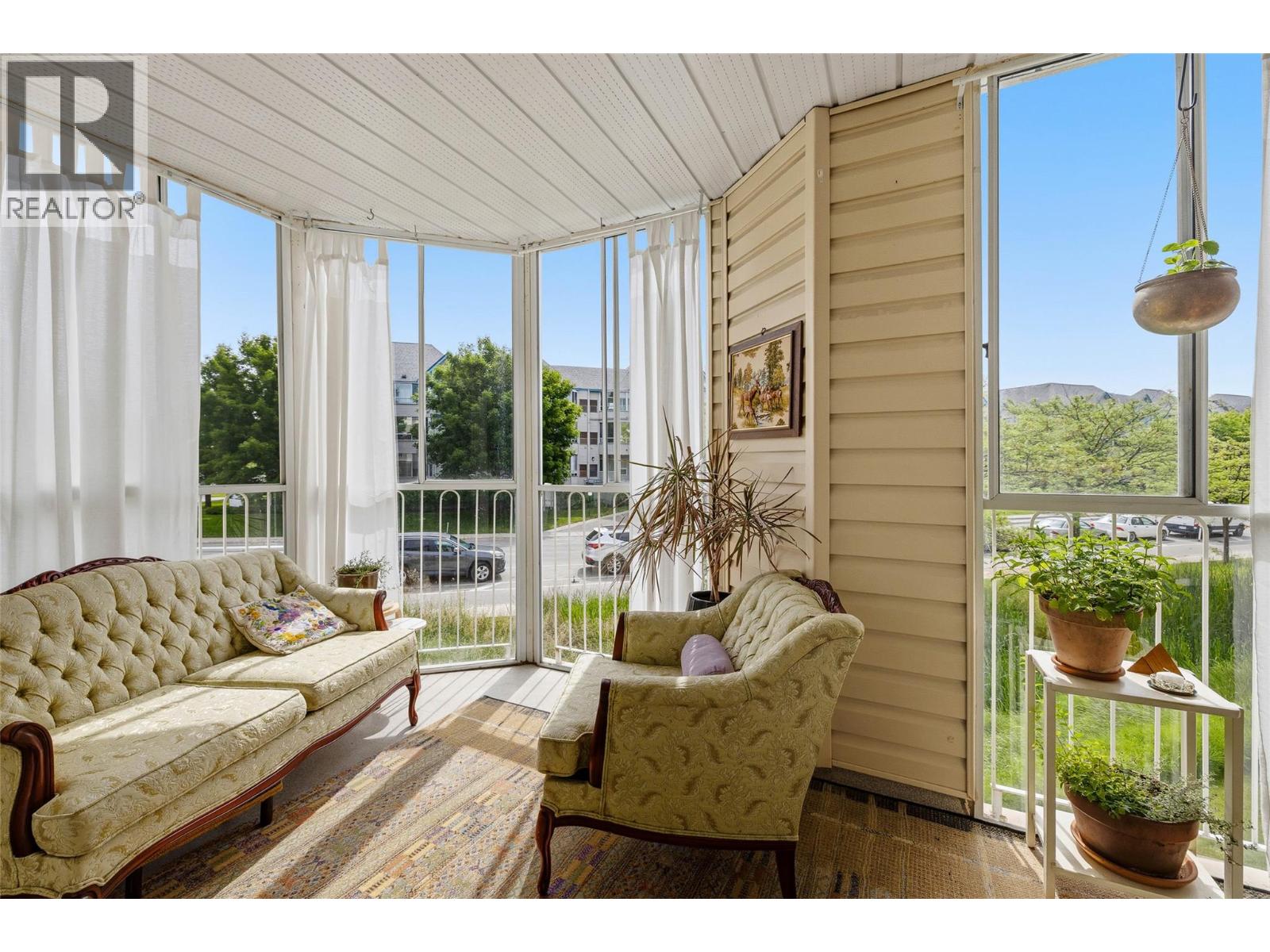 3160 Casorso Road Unit# 214
