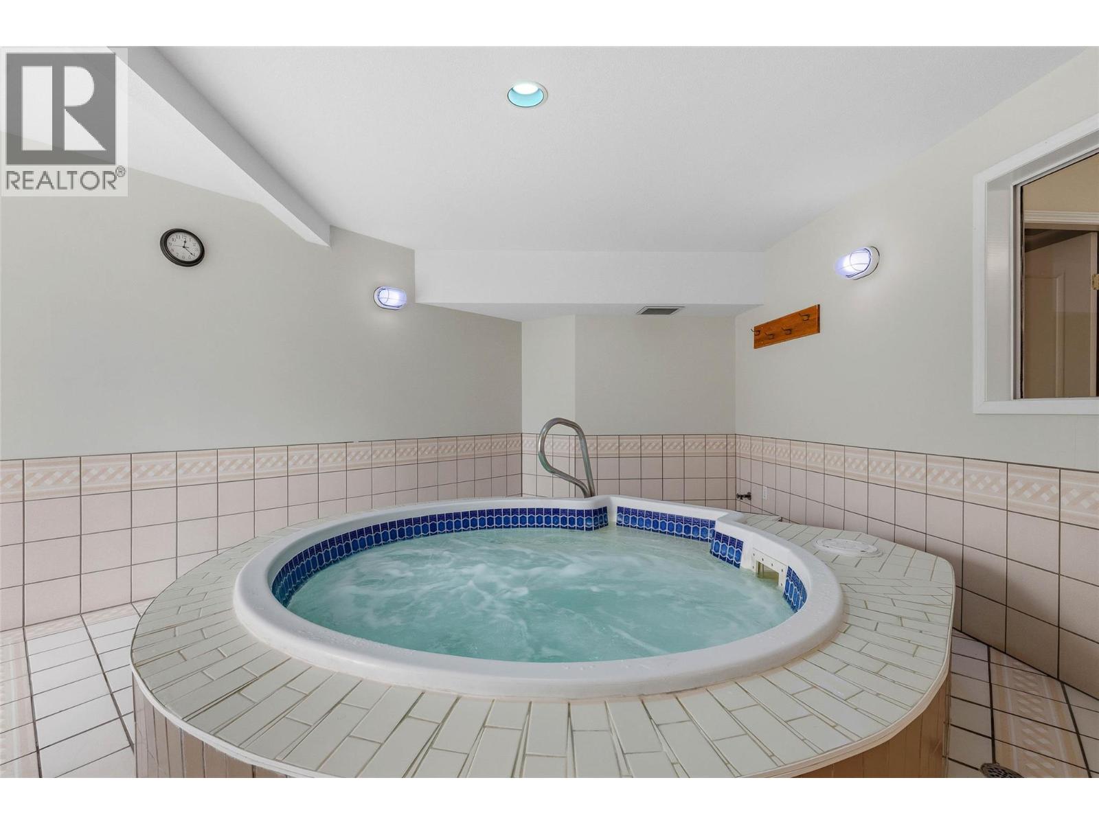 3160 Casorso Road Unit# 214