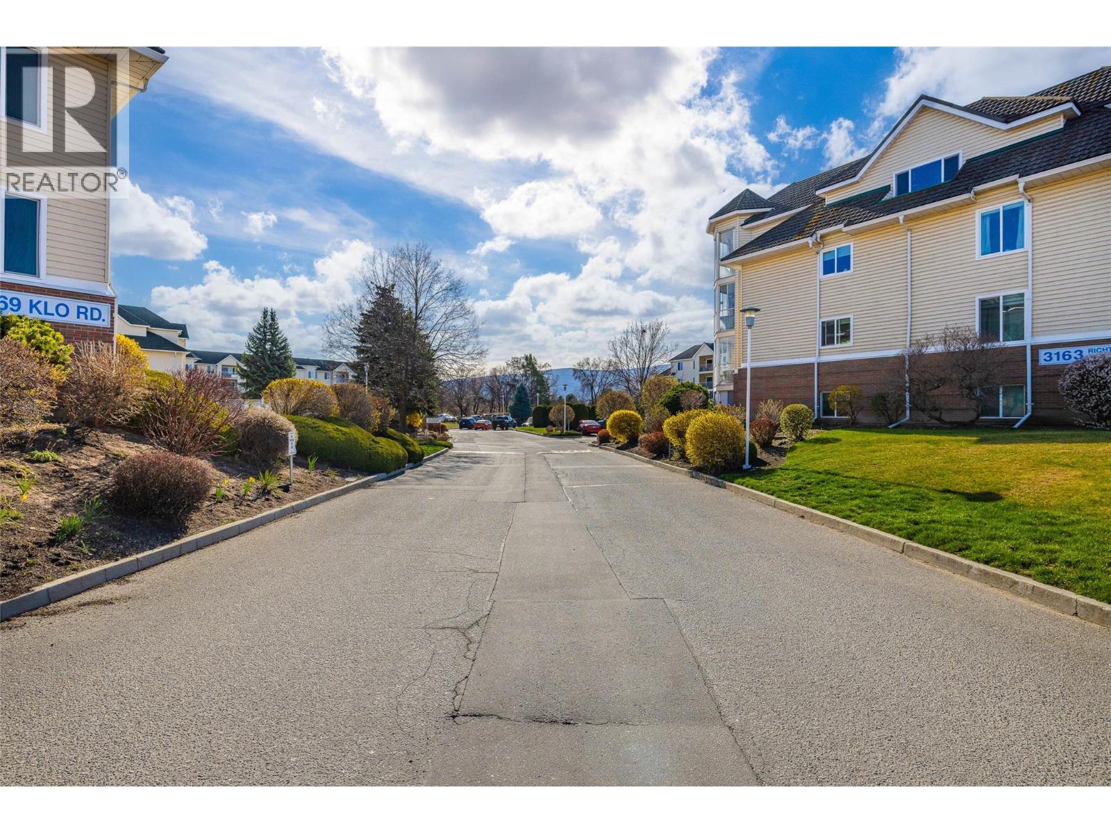 3160 Casorso Road Unit# 214