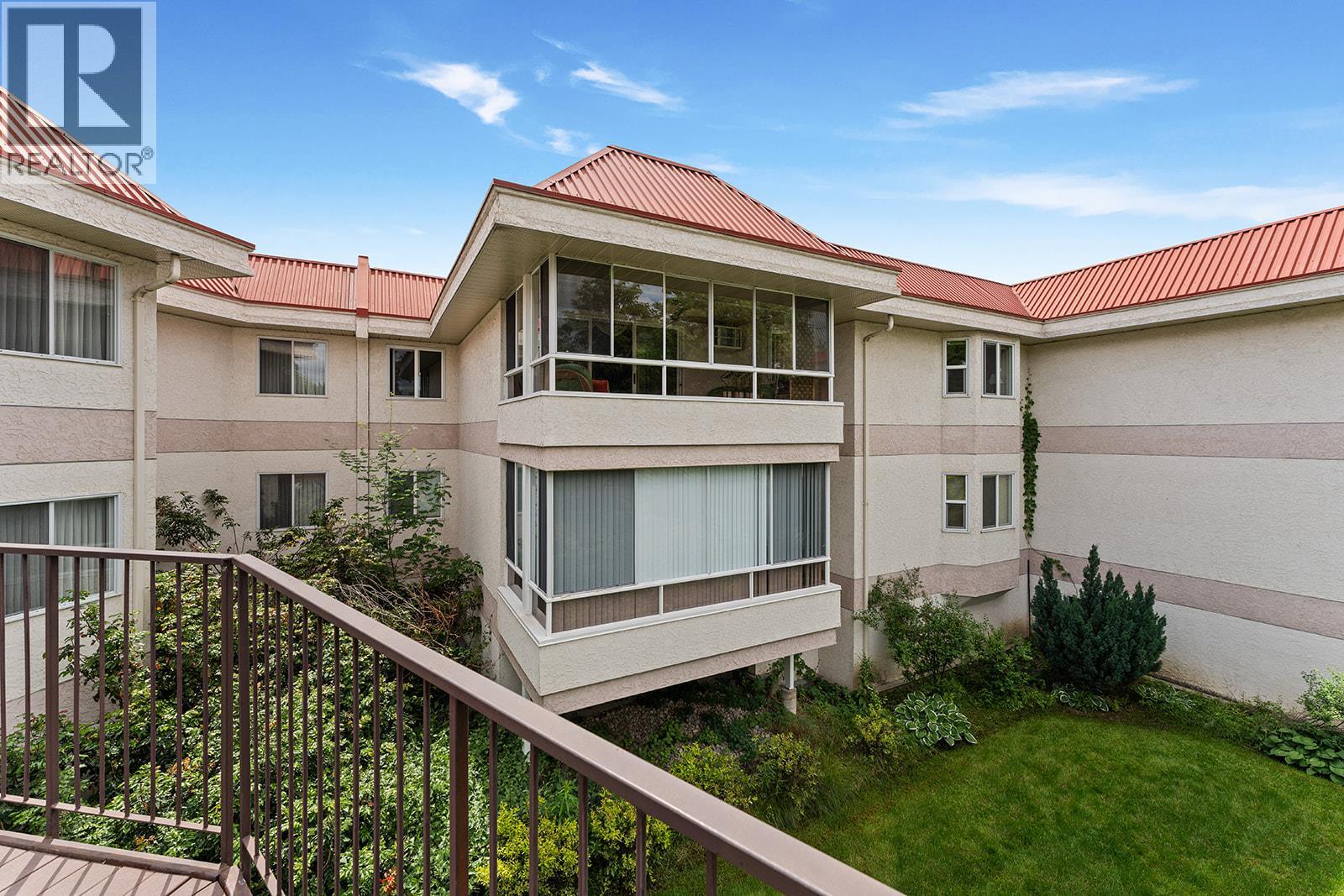 1534 LAWRENCE Avenue Unit# 304